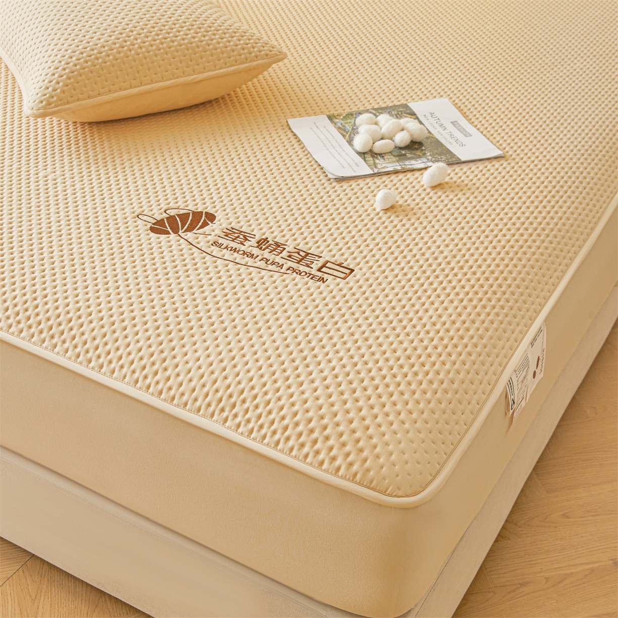 91家纺网 家纺一手货源 找家纺 居眠 2026新款蚕蛹蛋白夹层床笠贝尔夹棉床笠 贝尔-卡