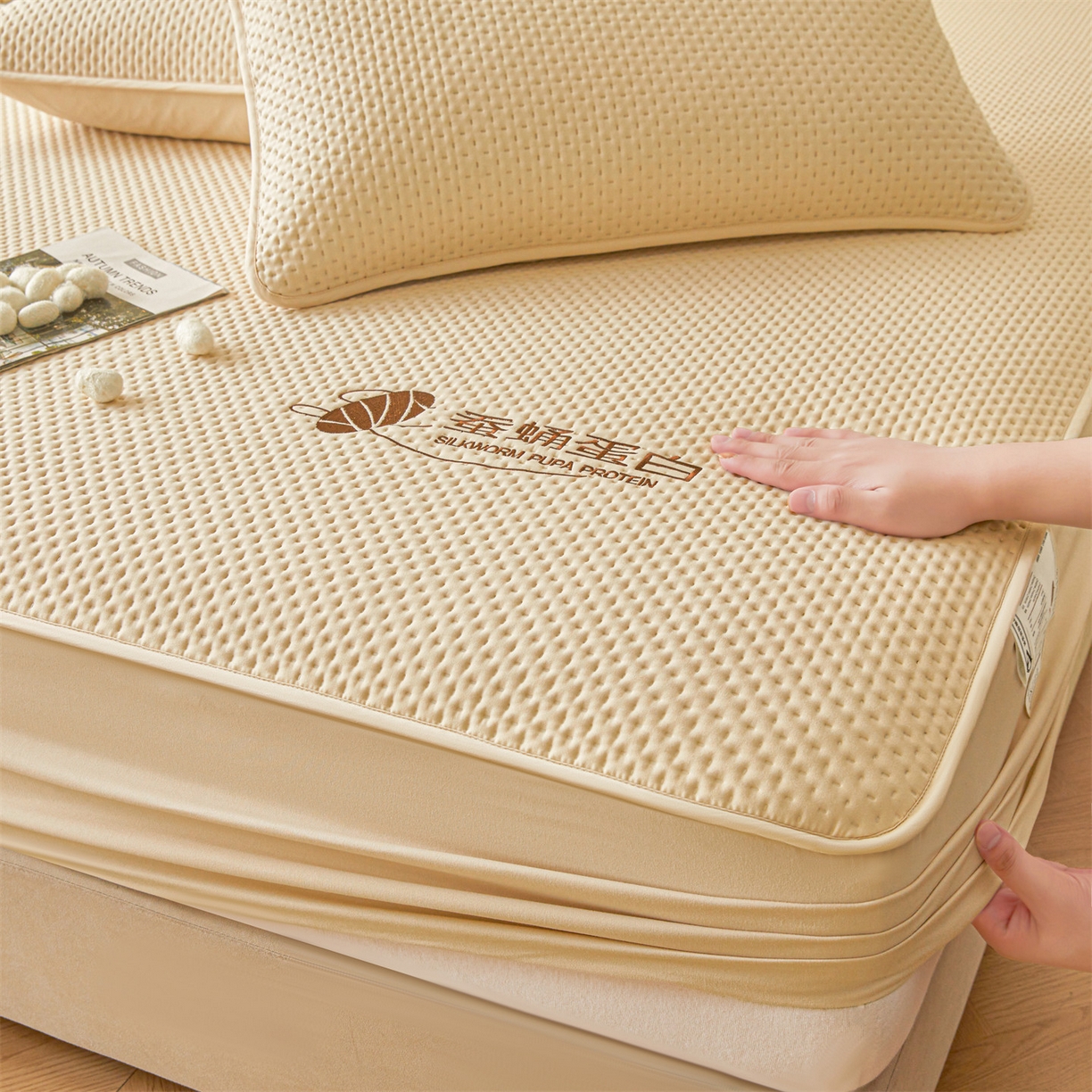 91家纺网 家纺一手货源 找家纺 居眠 2026新款蚕蛹蛋白夹层床笠贝尔夹棉床笠 贝尔-卡