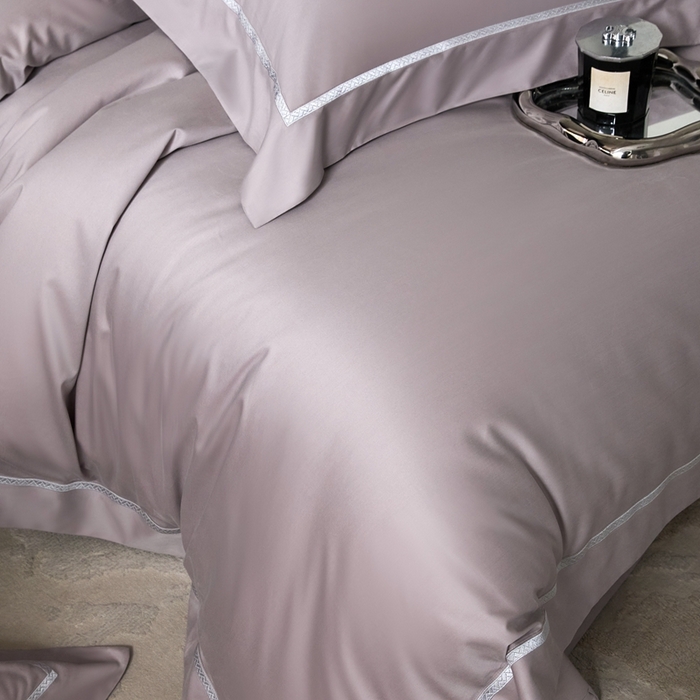 91家纺网 家纺一手货源 找家纺 榻尚家居 2025秋冬新品100支绫罗锻超细旦天丝棉磨毛四件套 绫罗缎 灰