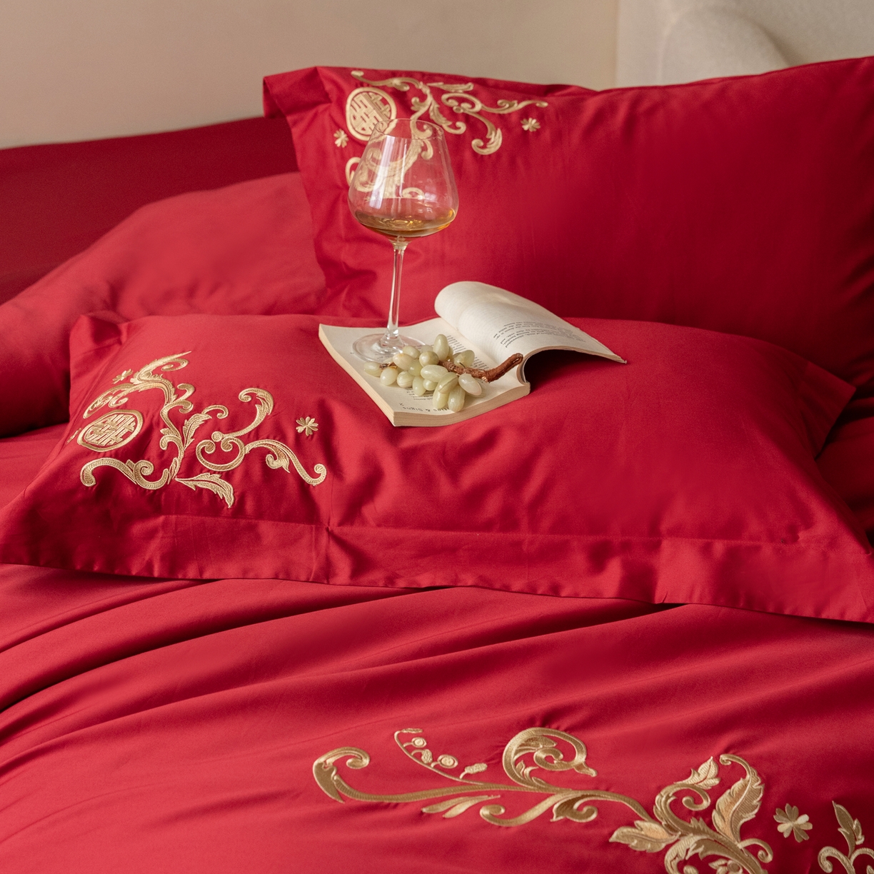 91家纺网 家纺一手货源 找家纺 （总）【会员-20】 【控价商品】【提供买家秀】  2026新款100s长绒棉全棉床上用品结婚四件套刺绣款