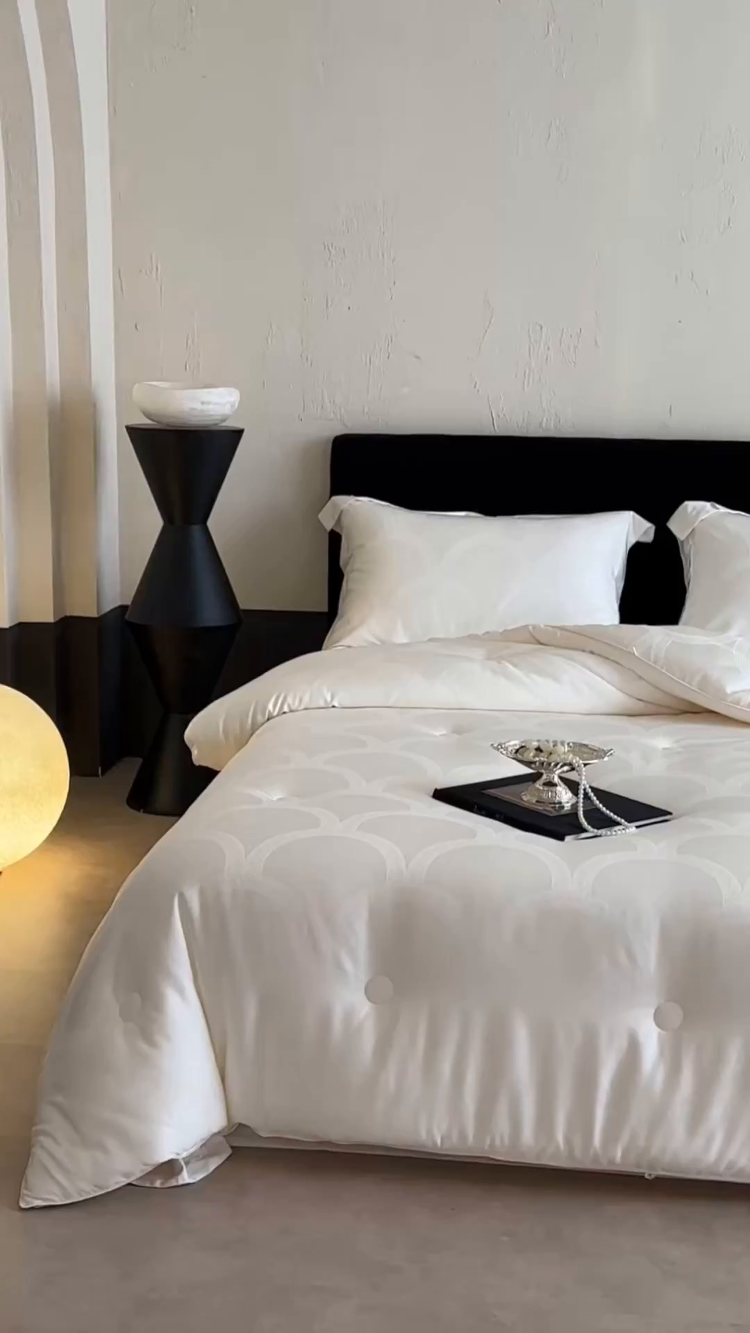 91家纺网 家纺一手货源 找家纺 佳汐蓝家纺 2026新款天丝棉大提花系列雅奢蚕丝蛋白被 被子被芯 绢纱白