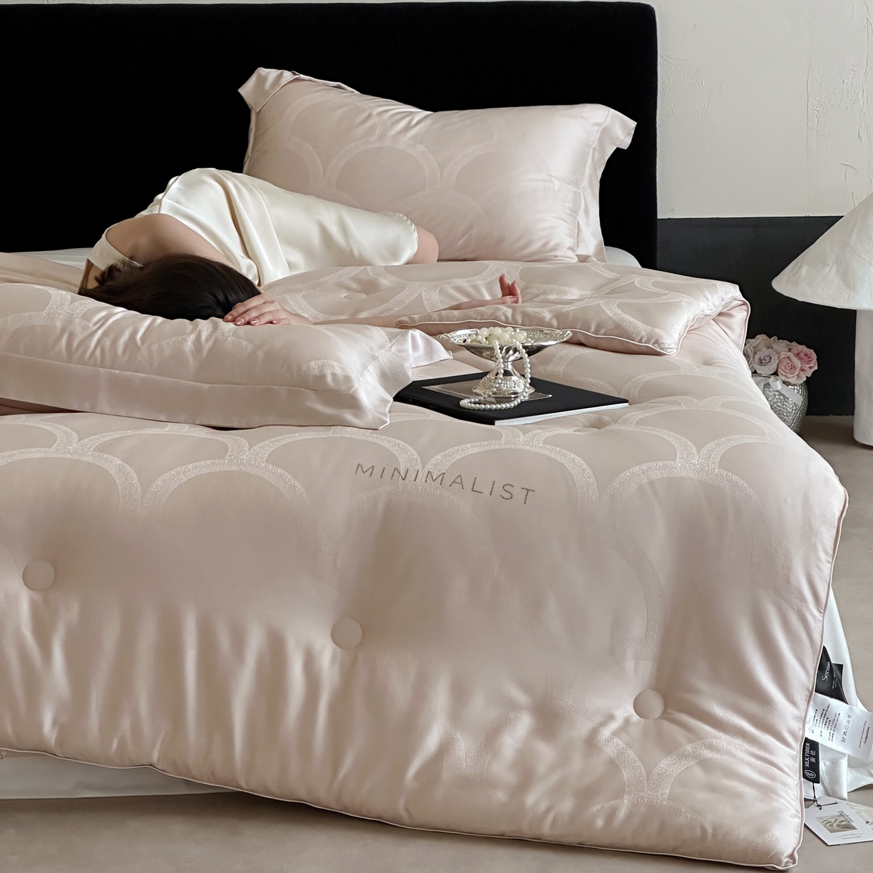 91家纺网 家纺一手货源 找家纺 佳汐蓝家纺 2026新款天丝棉大提花系列雅奢蚕丝蛋白被 被子被芯 香槟金