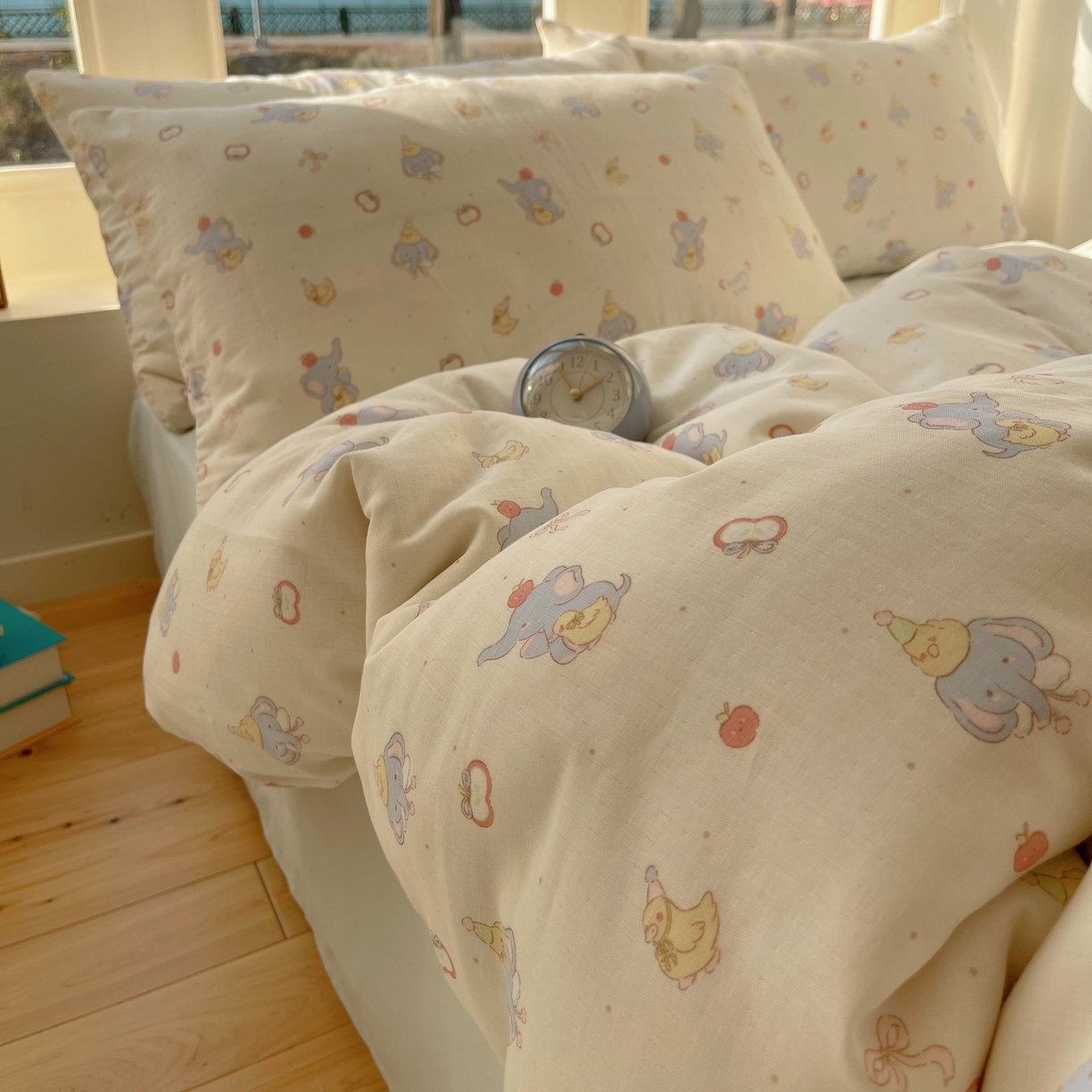 91家纺网 家纺一手货源 找家纺 六巷胡同 2026春夏新款INS卡通A类全棉纯棉双层纱四件套 双层纱-可爱小象鸭