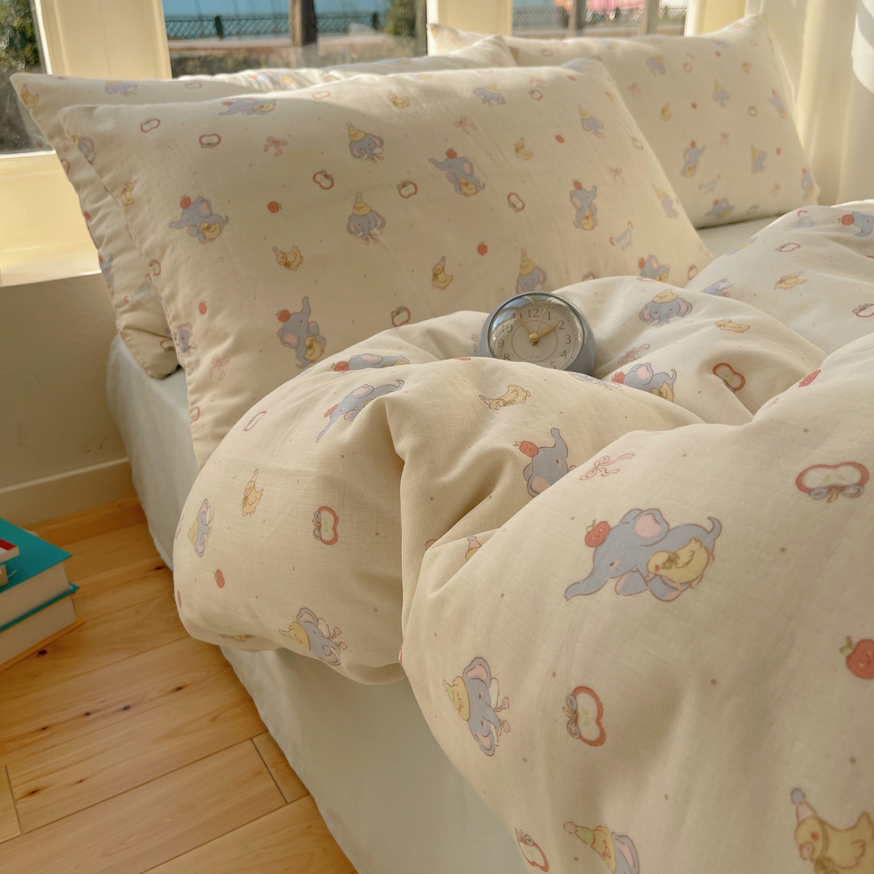 91家纺网 家纺一手货源 找家纺 六巷胡同 2026春夏新款INS卡通A类全棉纯棉双层纱四件套 双层纱-可爱小象鸭