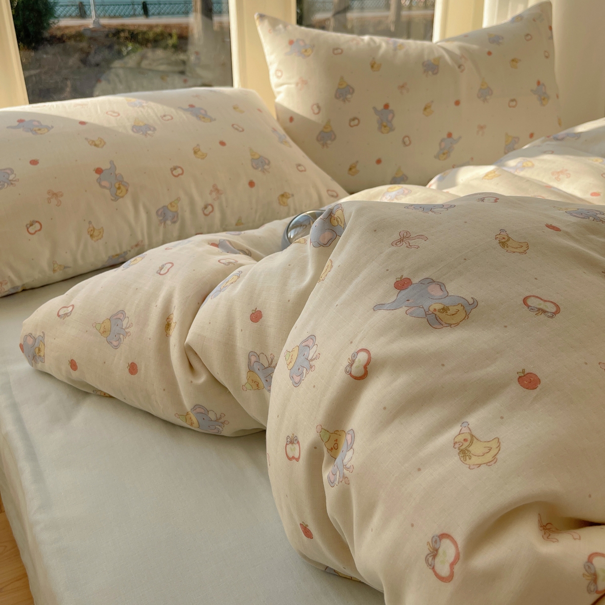 91家纺网 家纺一手货源 找家纺 六巷胡同 2026春夏新款INS卡通A类全棉纯棉双层纱四件套 双层纱-可爱小象鸭