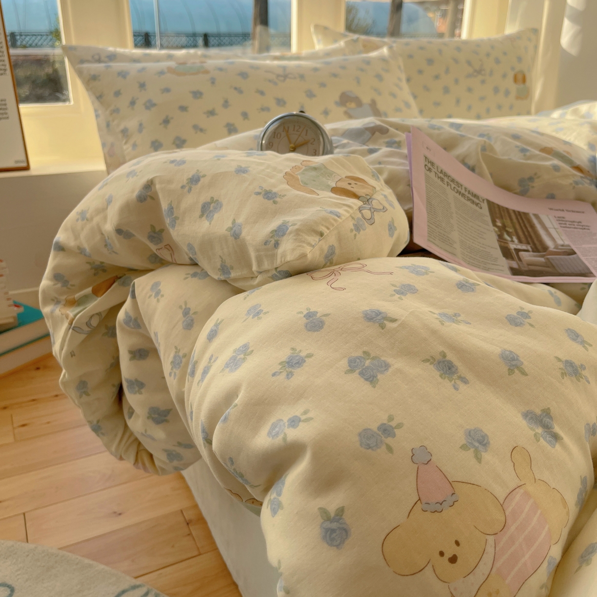 91家纺网 家纺一手货源 找家纺 六巷胡同 2026春夏新款INS卡通A类全棉纯棉双层纱四件套 双层纱-蓝碎花修狗