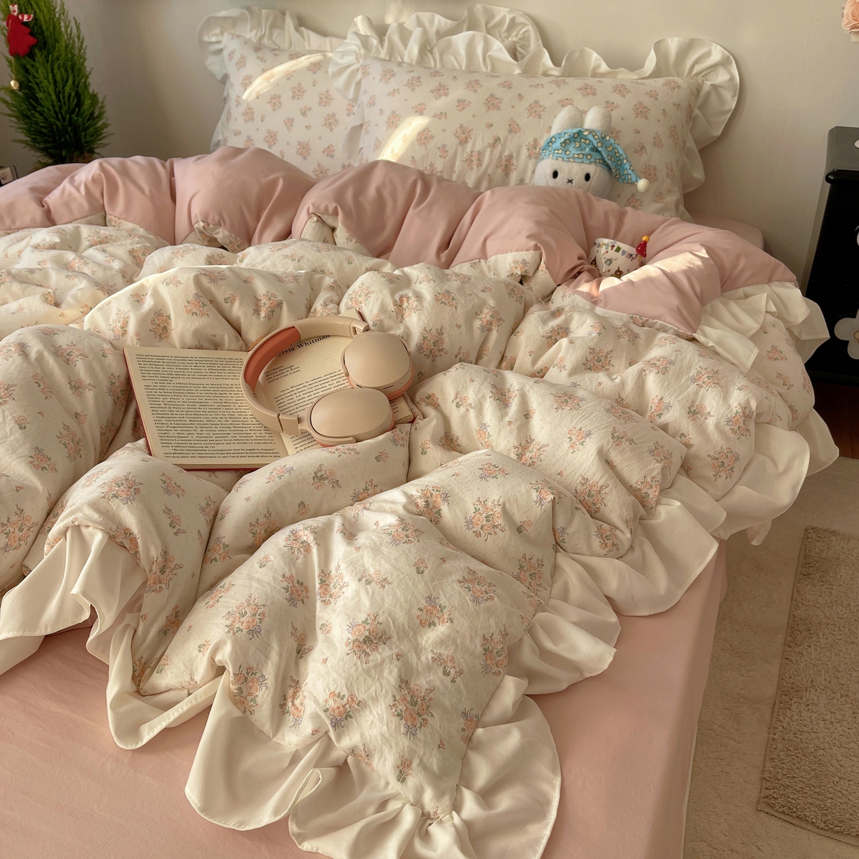 91家纺网 家纺一手货源 找家纺 耀悦家纺 2026新款古法仿棉四件套水洗棉法式工艺花边套件被套床单吊边圆角荷叶边床单 月季花开