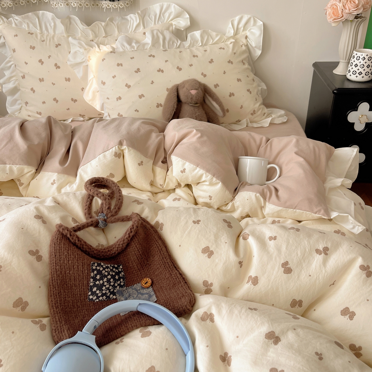 91家纺网 家纺一手货源 找家纺 耀悦家纺 2026新款古法仿棉四件套水洗棉法式工艺花边套件被套床单吊边圆角荷叶边床单 谷蝶漫漫