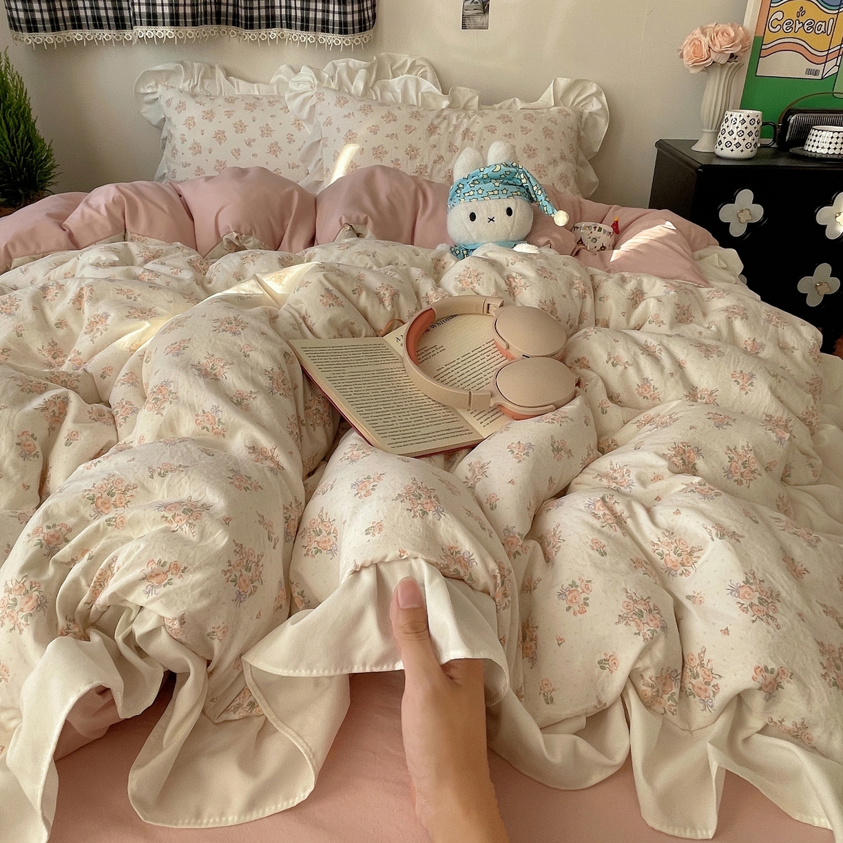 91家纺网 家纺一手货源 找家纺 耀悦家纺 2026新款古法仿棉四件套水洗棉法式工艺花边套件被套床单吊边圆角荷叶边床单 月季花开