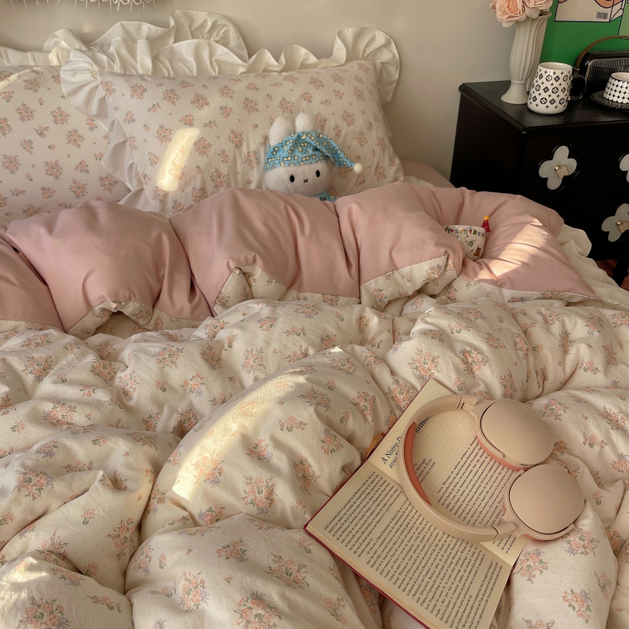 91家纺网 家纺一手货源 找家纺 耀悦家纺 2026新款古法仿棉四件套水洗棉法式工艺花边套件被套床单吊边圆角荷叶边床单 月季花开