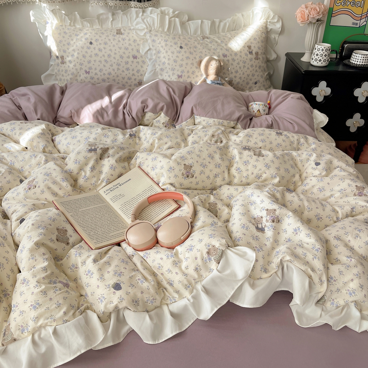 耀悦家纺 2026新款古法仿棉四件套水洗棉法式工艺花边套件被套床单吊边圆角荷叶边床单 花田小熊