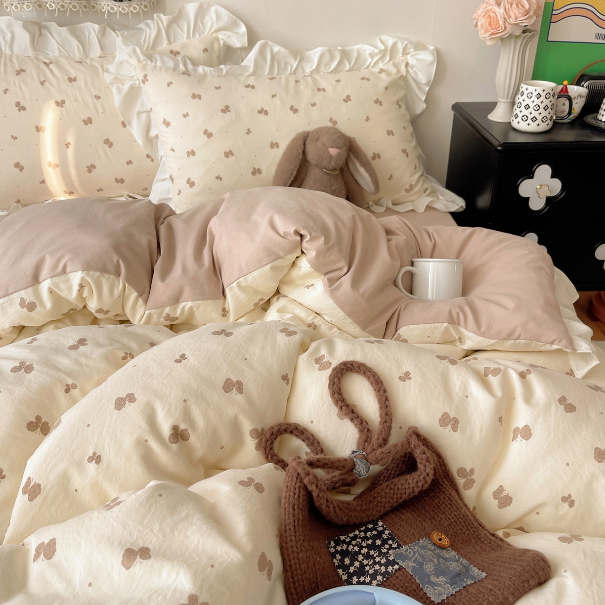 91家纺网 家纺一手货源 找家纺 耀悦家纺 2026新款古法仿棉四件套水洗棉法式工艺花边套件被套床单吊边圆角荷叶边床单 谷蝶漫漫