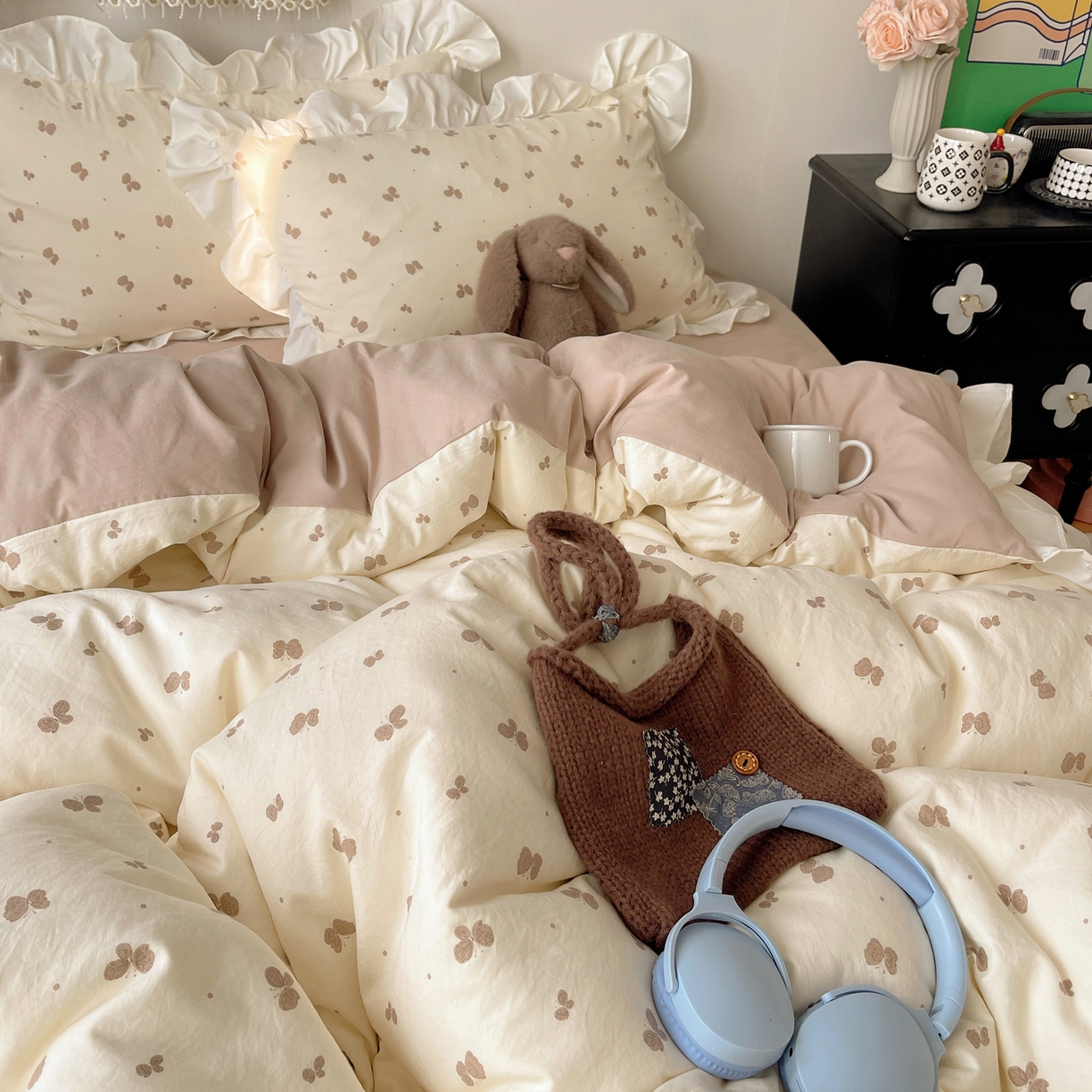 91家纺网 家纺一手货源 找家纺 耀悦家纺 2026新款古法仿棉四件套水洗棉法式工艺花边套件被套床单吊边圆角荷叶边床单 谷蝶漫漫