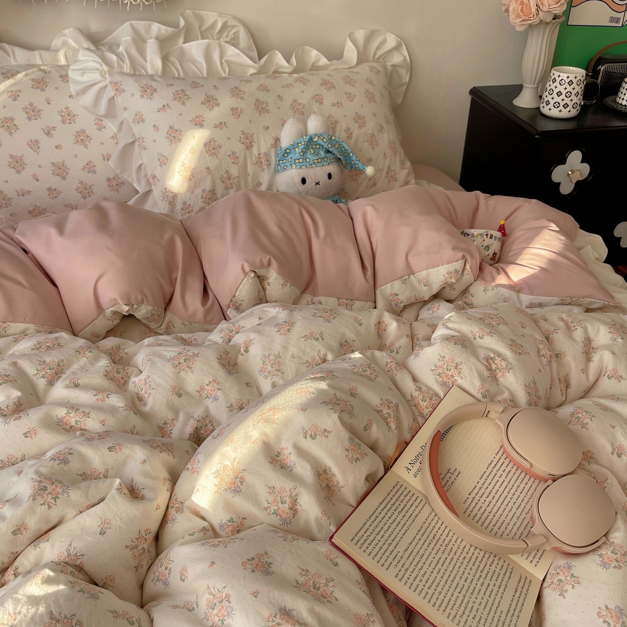 91家纺网 家纺一手货源 找家纺 耀悦家纺 2026新款古法仿棉四件套水洗棉法式工艺花边套件被套床单吊边圆角荷叶边床单 月季花开