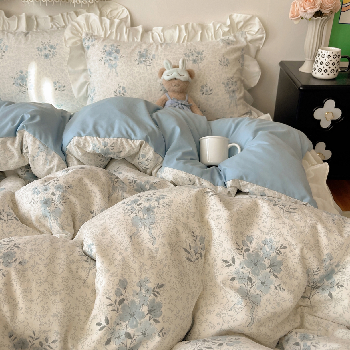 91家纺网 家纺一手货源 找家纺 耀悦家纺 2026新款古法仿棉四件套水洗棉法式工艺花边套件被套床单吊边圆角荷叶边床单 手捧花香