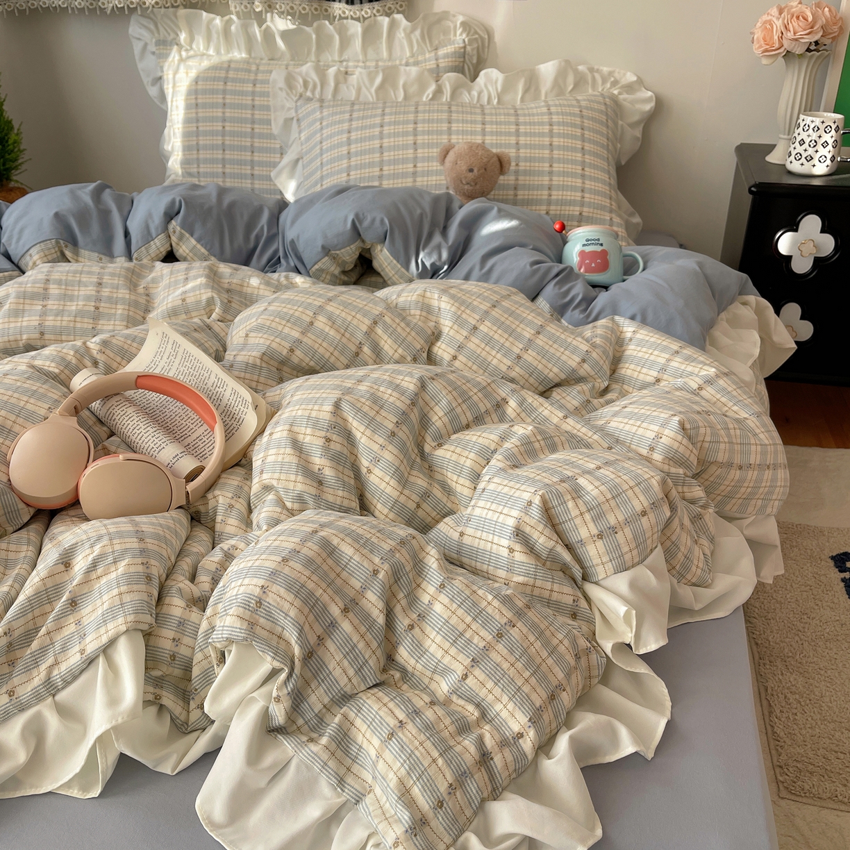 91家纺网 家纺一手货源 找家纺 耀悦家纺 2026新款古法仿棉四件套水洗棉法式工艺花边套件被套床单吊边圆角荷叶边床单 花迹