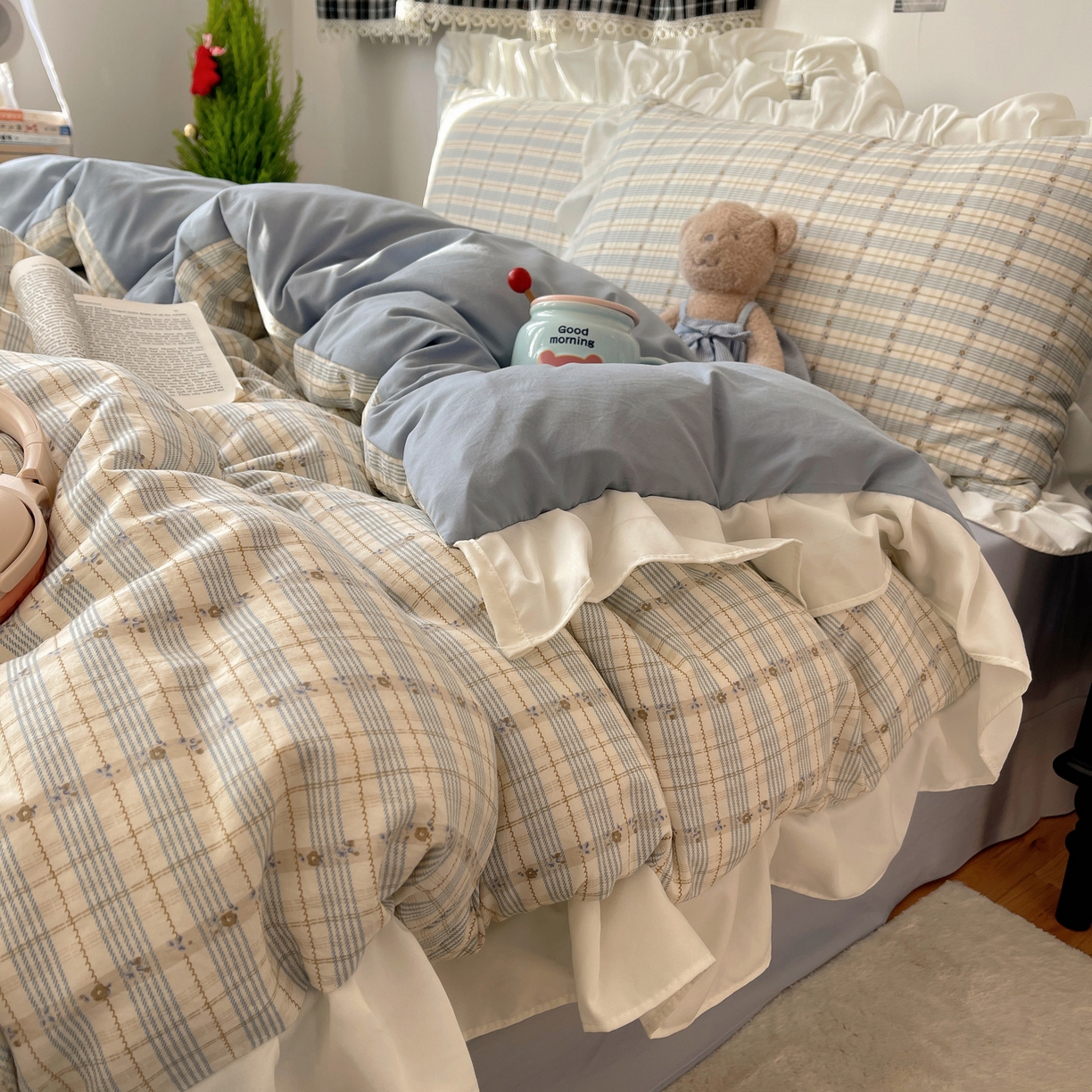 91家纺网 家纺一手货源 找家纺 耀悦家纺 2026新款古法仿棉四件套水洗棉法式工艺花边套件被套床单吊边圆角荷叶边床单 花迹