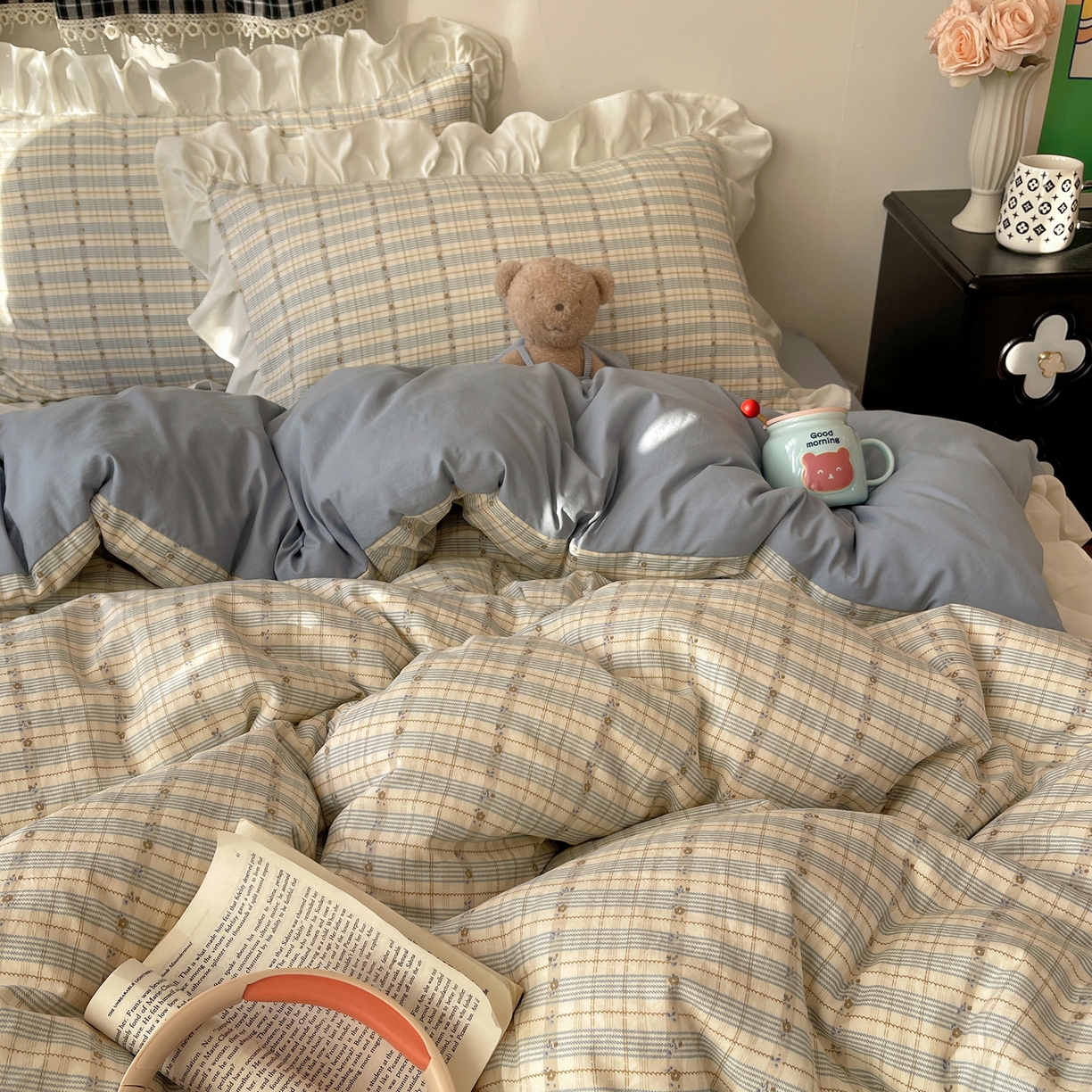 91家纺网 家纺一手货源 找家纺 耀悦家纺 2026新款古法仿棉四件套水洗棉法式工艺花边套件被套床单吊边圆角荷叶边床单 花迹