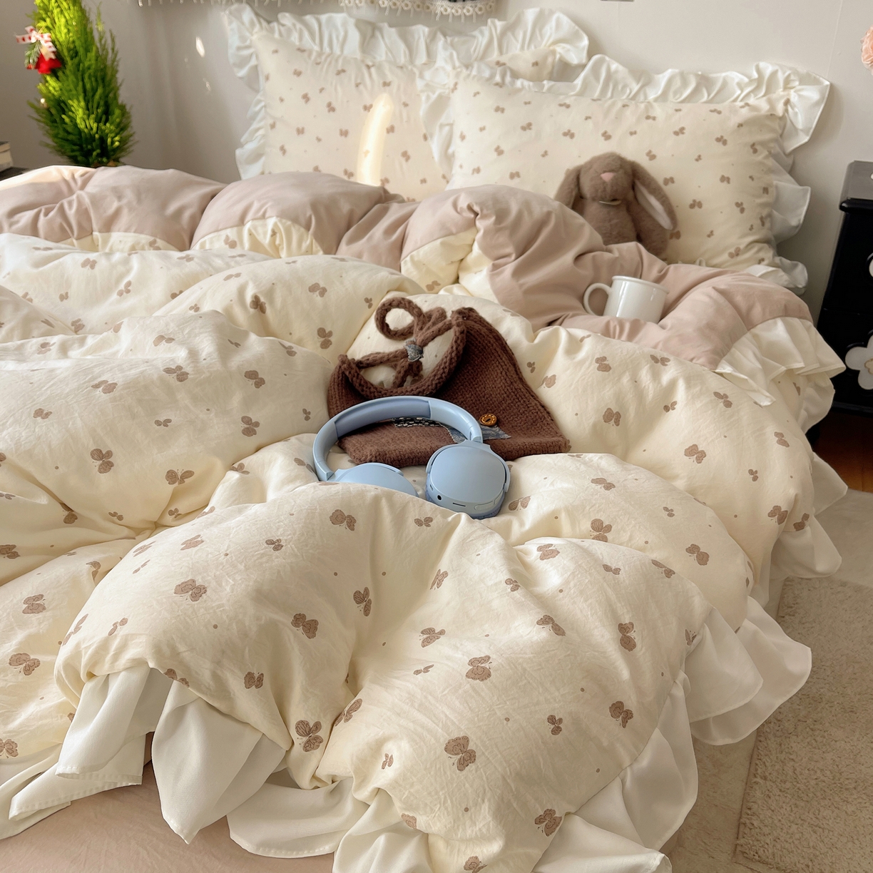 91家纺网 家纺一手货源 找家纺 耀悦家纺 2026新款古法仿棉四件套水洗棉法式工艺花边套件被套床单吊边圆角荷叶边床单 谷蝶漫漫