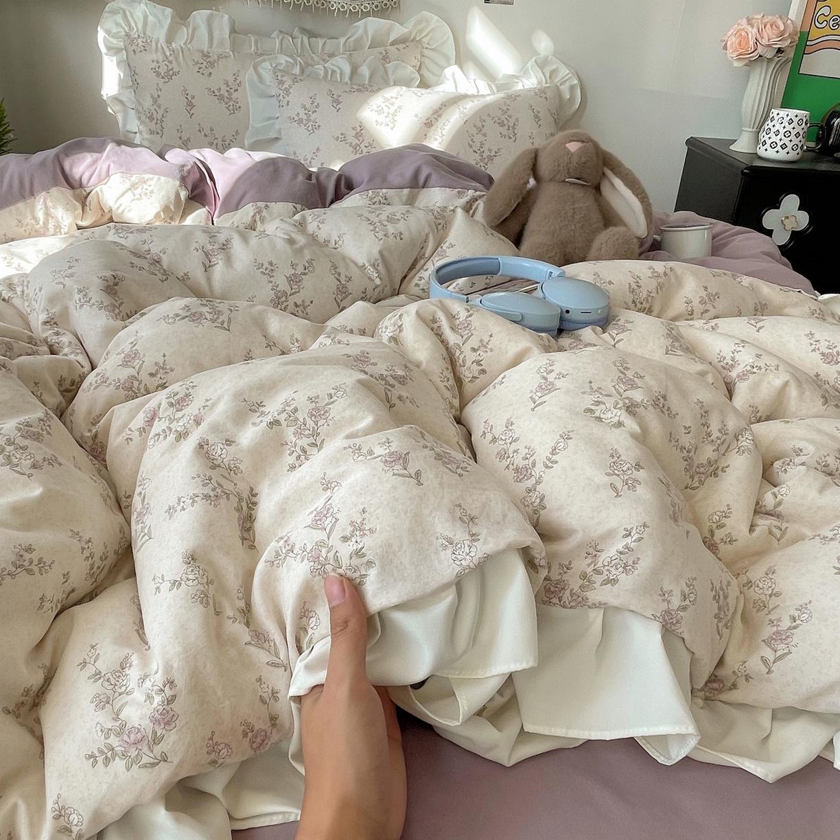 91家纺网 家纺一手货源 找家纺 耀悦家纺 2026新款古法仿棉四件套水洗棉法式工艺花边套件被套床单吊边圆角荷叶边床单 一轮玫瑰