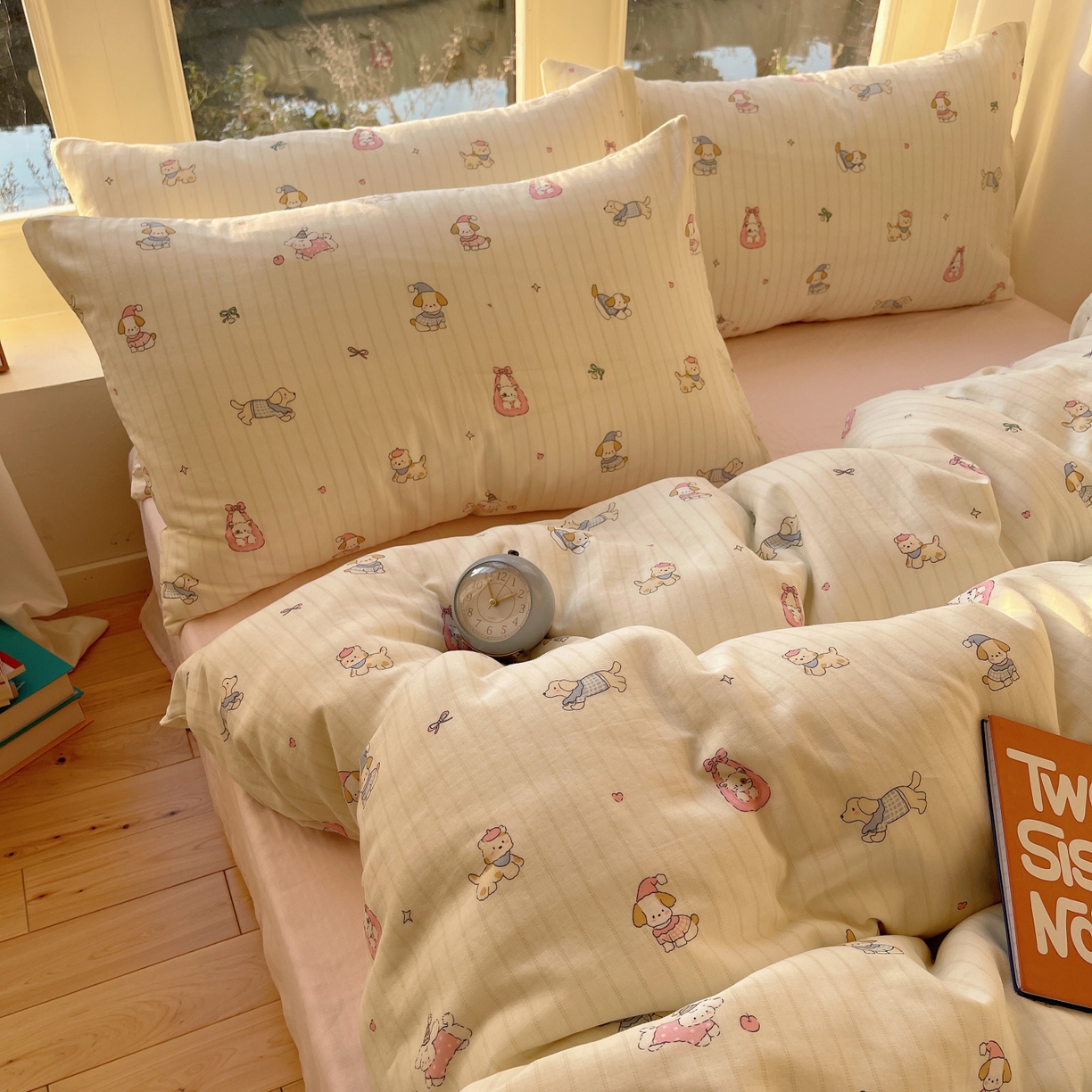 91家纺网 家纺一手货源 找家纺 六巷胡同 2026春夏新款INS卡通A类全棉纯棉双层纱四件套 双层纱-猫狗乐园