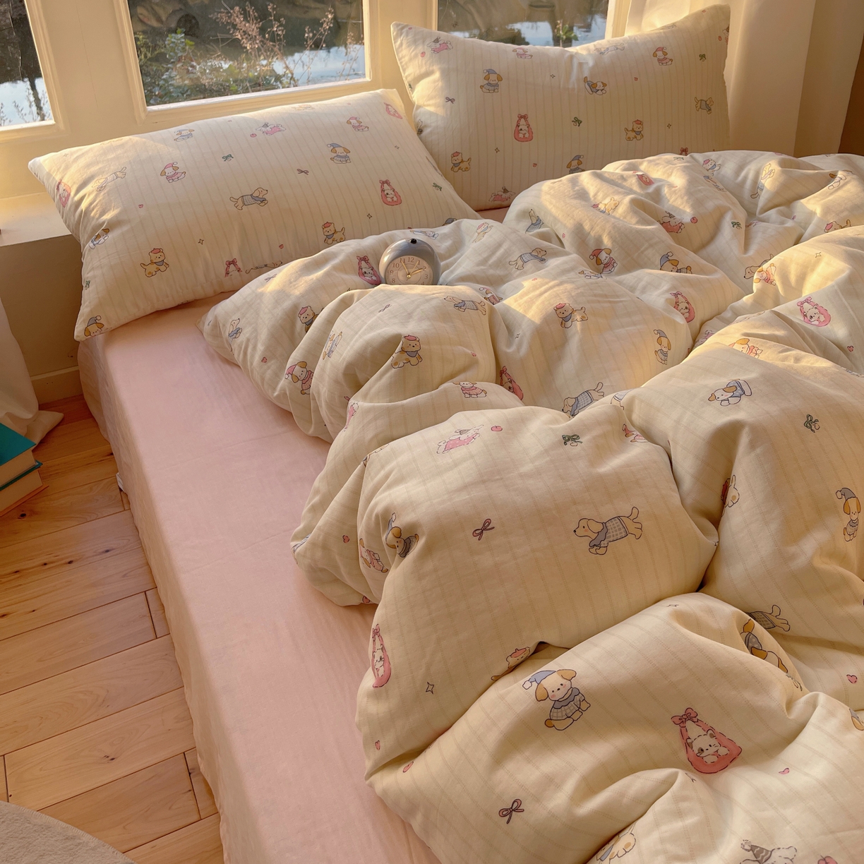 91家纺网 家纺一手货源 找家纺 六巷胡同 2026春夏新款INS卡通A类全棉纯棉双层纱四件套 双层纱-猫狗乐园