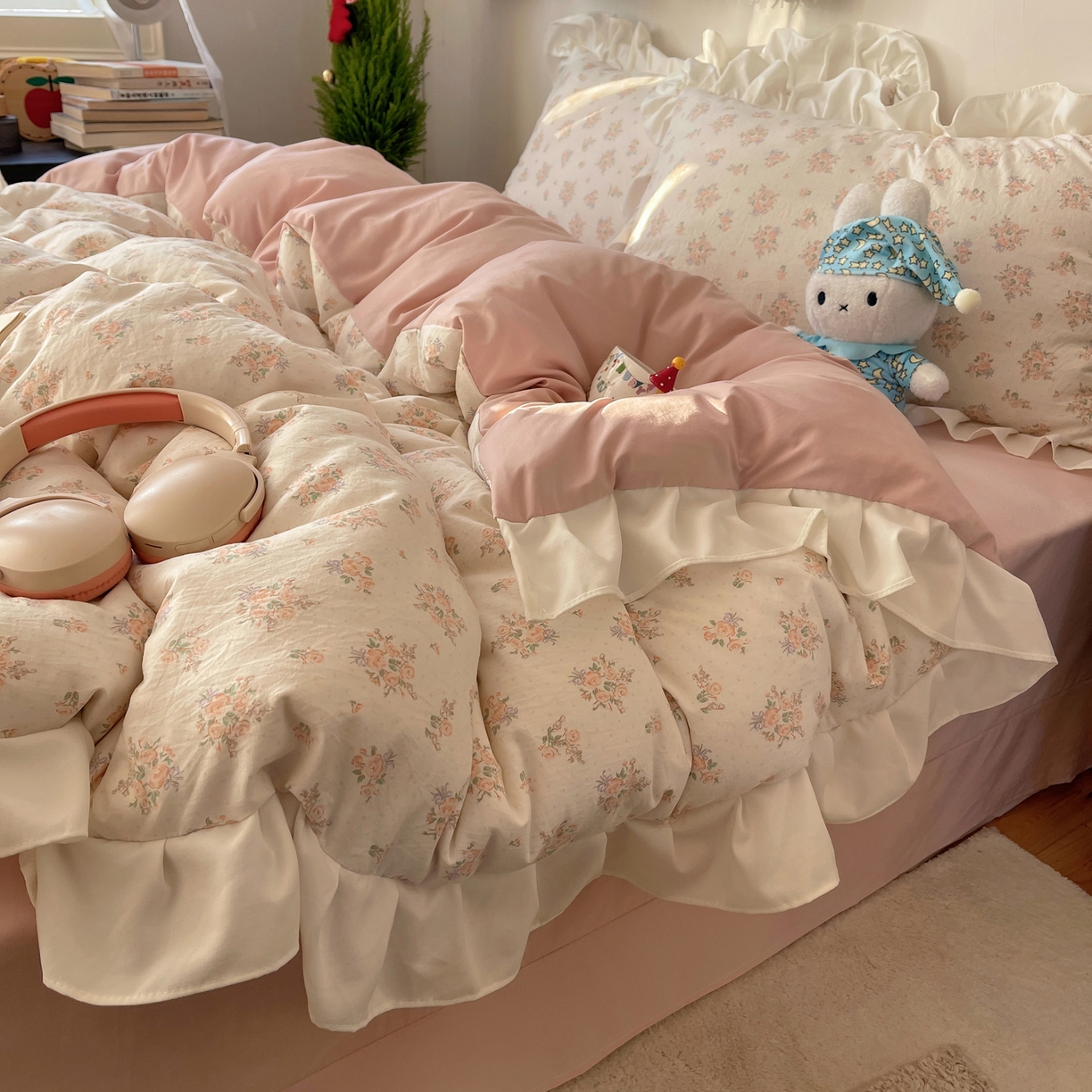 91家纺网 家纺一手货源 找家纺 耀悦家纺 2026新款古法仿棉四件套水洗棉法式工艺花边套件被套床单吊边圆角荷叶边床单 月季花开