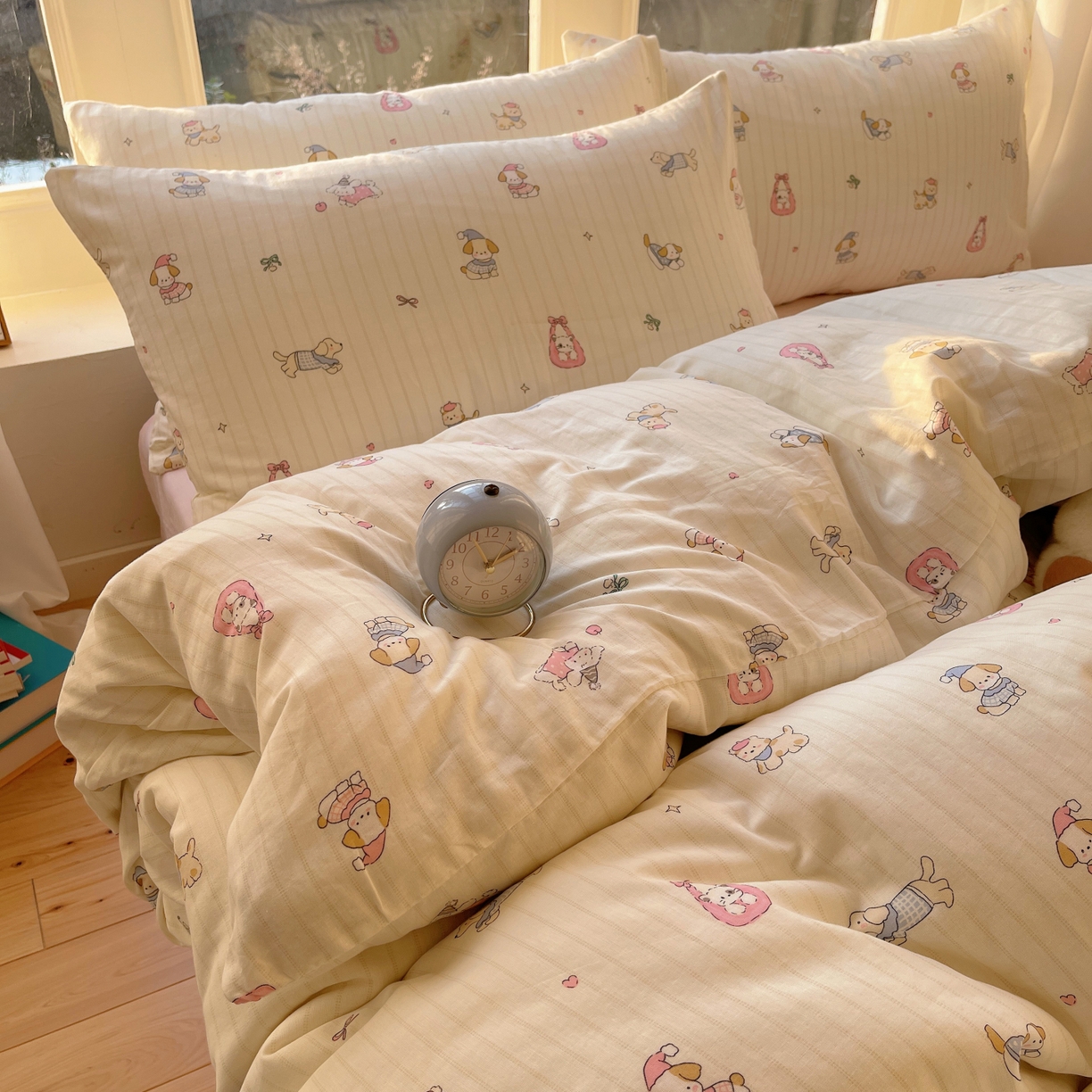 91家纺网 家纺一手货源 找家纺 六巷胡同 2026春夏新款INS卡通A类全棉纯棉双层纱四件套 双层纱-猫狗乐园