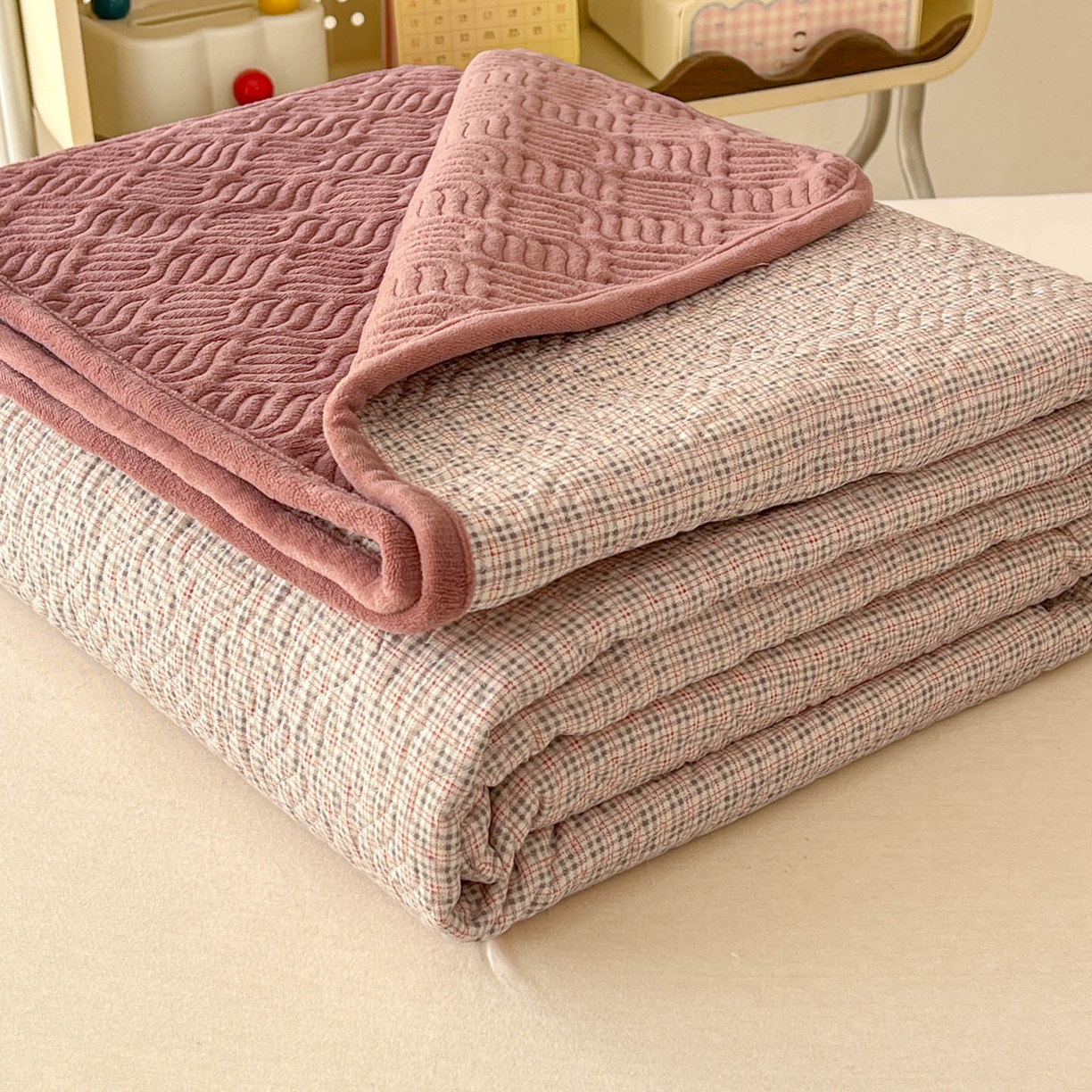 春光里 2025新款A版云感棉皱皱纱B版牛奶绒夹棉床盖三件套 梦莎