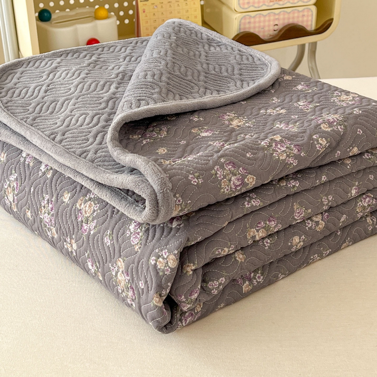 春光里 2025新款A版云感棉皱皱纱B版牛奶绒夹棉床盖三件套 复古小碎花