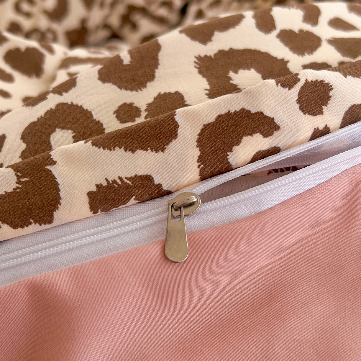 91家纺网 家纺一手货源 找家纺 瑞钰 2026新款A类古法水洗仿棉云感纱四件套 豹纹