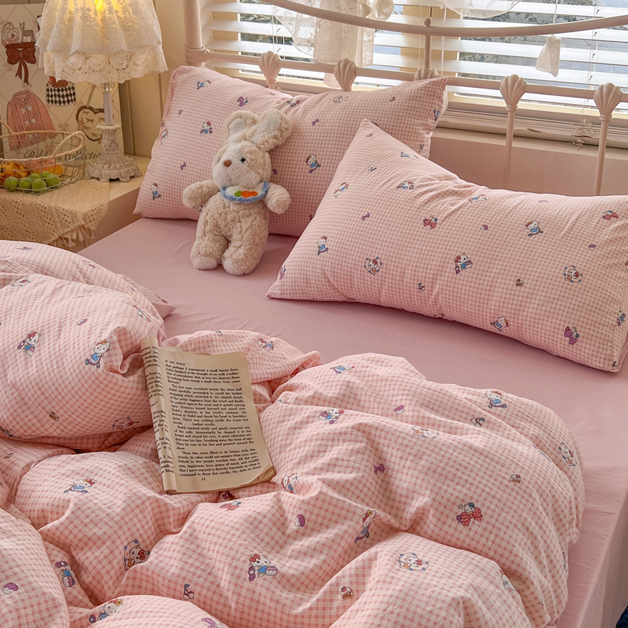 91家纺网 家纺一手货源 找家纺 瑞钰 2026新款A类古法水洗仿棉云感纱四件套 粉格KT猫