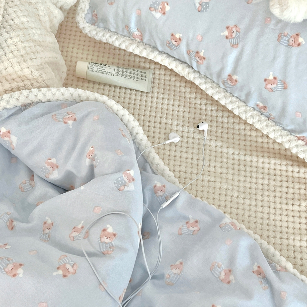 91家纺网 家纺一手货源 找家纺 荣轩 2025秋冬必备新品棉加绒华夫格提花绒工艺款四件套（铺床版）布噜