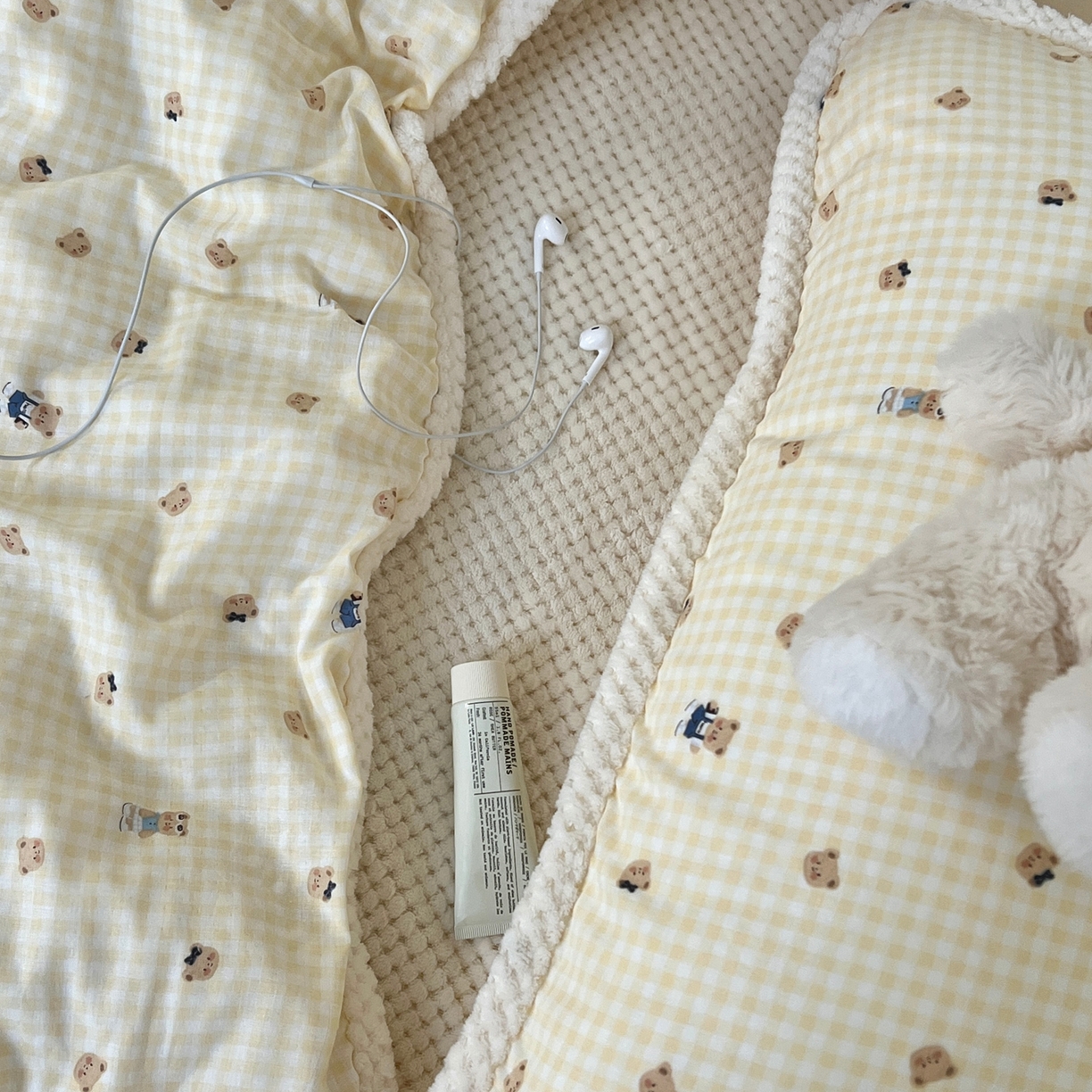 91家纺网 家纺一手货源 找家纺 荣轩 2025秋冬必备新品棉加绒华夫格提花绒工艺款四件套（铺床版）格蕾丝-黄