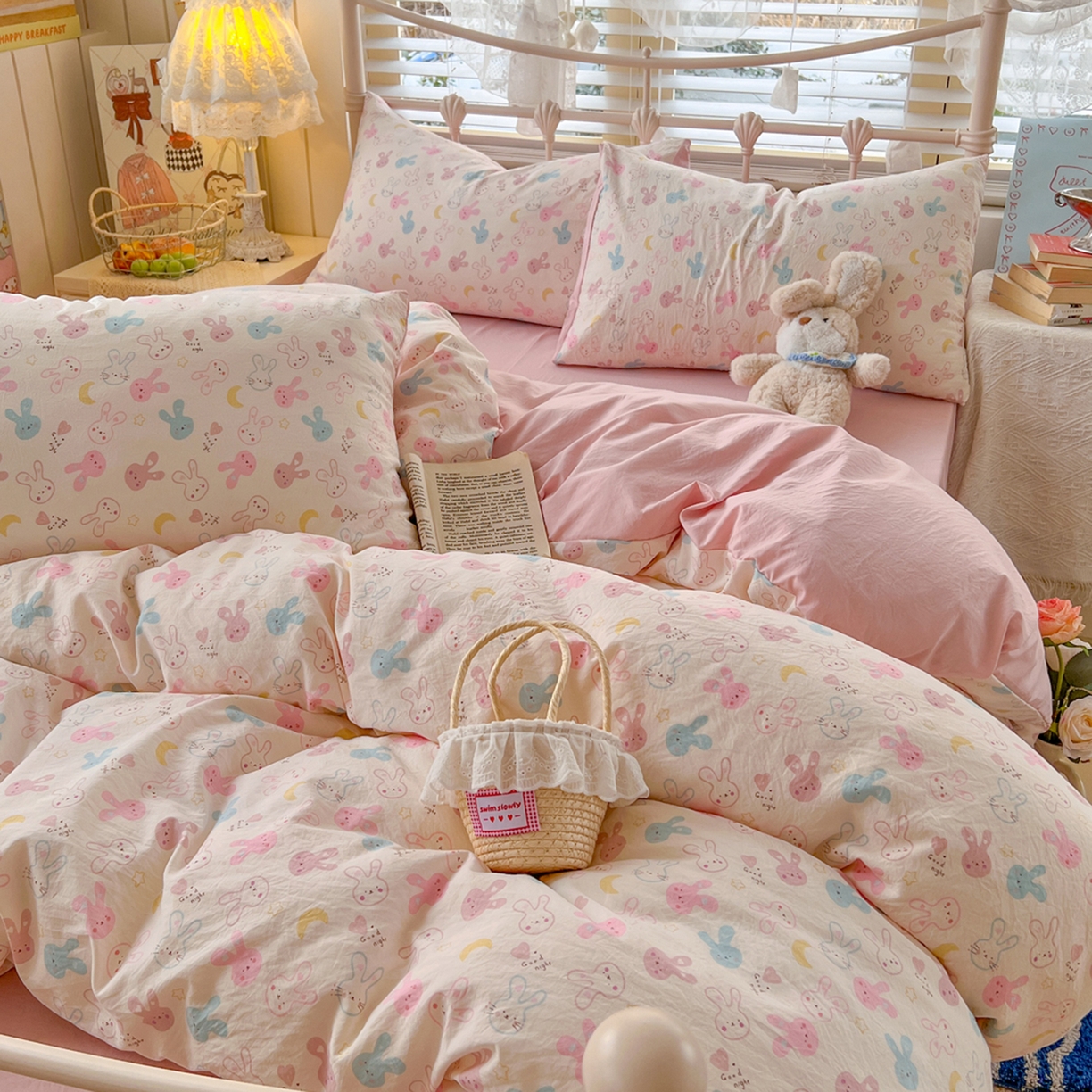 91家纺网 家纺一手货源 找家纺 瑞钰 2026新款A类古法水洗仿棉云感纱四件套 软萌七彩兔