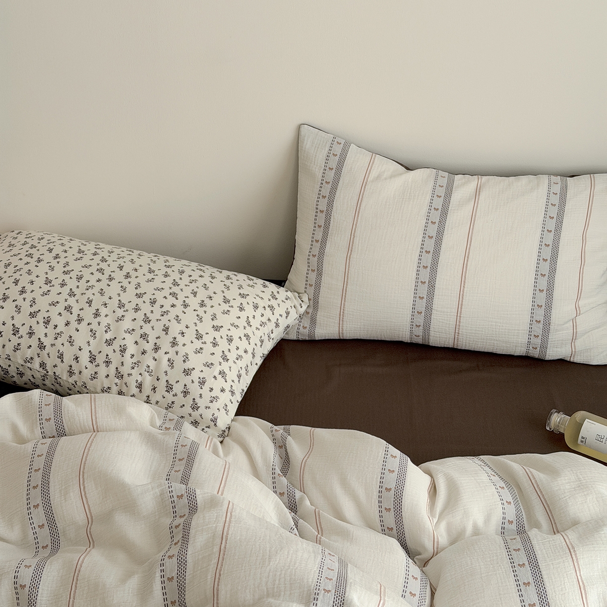 91家纺网 家纺一手货源 找家纺 蜜宿 2026新款全棉水洗双层纱提花四件套-甜茶 甜茶-咖