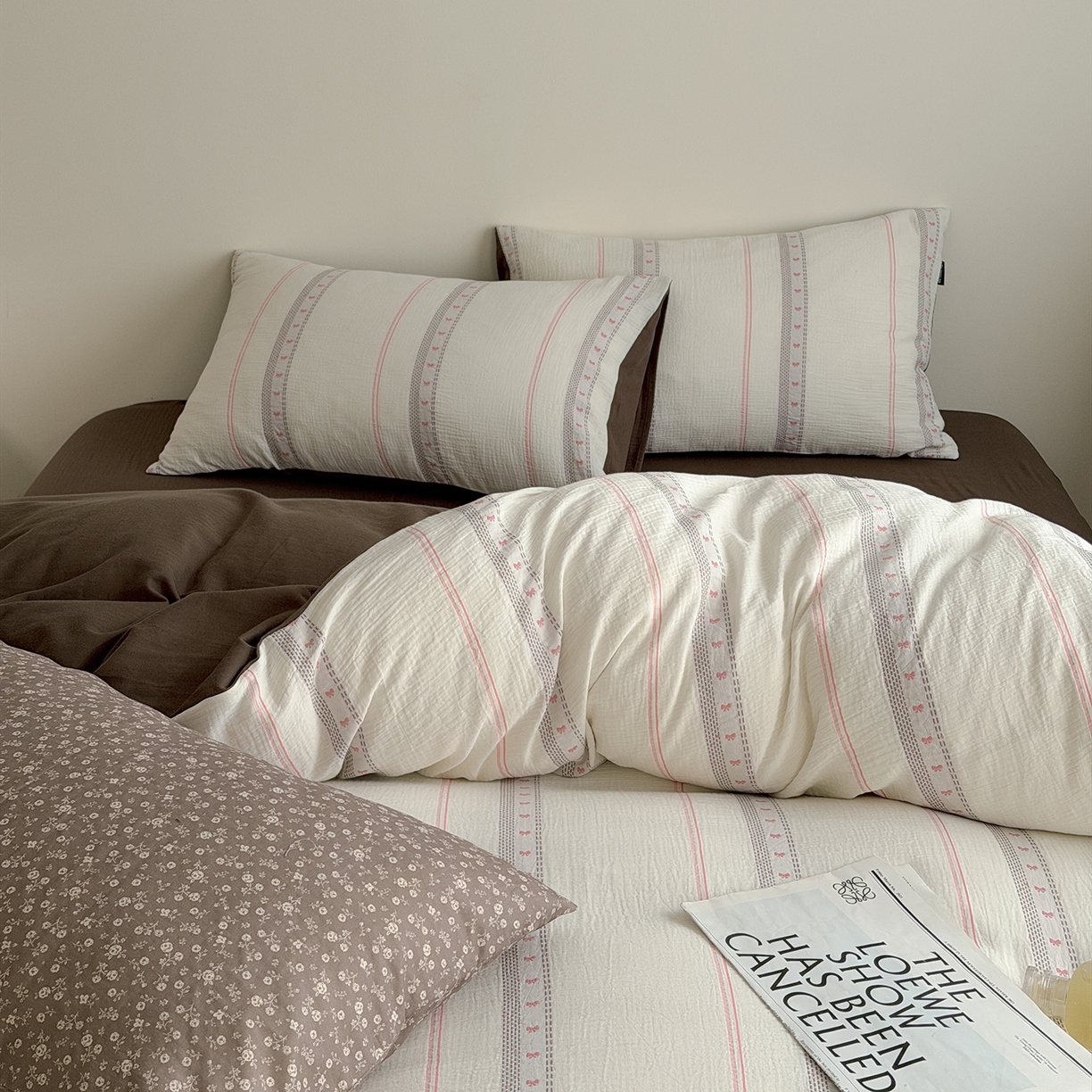 91家纺网 家纺一手货源 找家纺 （总）蜜宿 2026新款全棉水洗双层纱提花四件套-甜茶