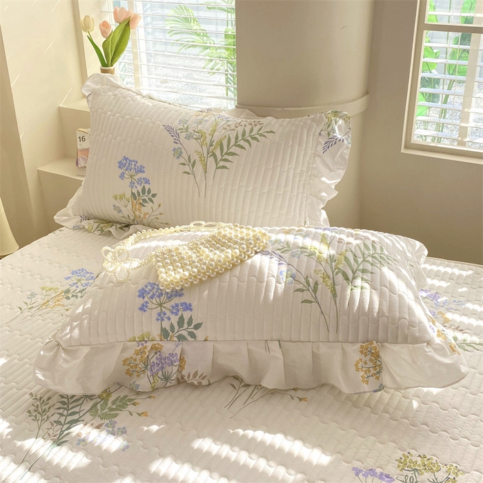 91家纺网 家纺一手货源 找家纺 乐逸家纺 2025新款100%纯棉全棉印花 法式风情蕾丝花边床盖款 全棉夹棉绗缝蕾丝款床盖-枫丹白露