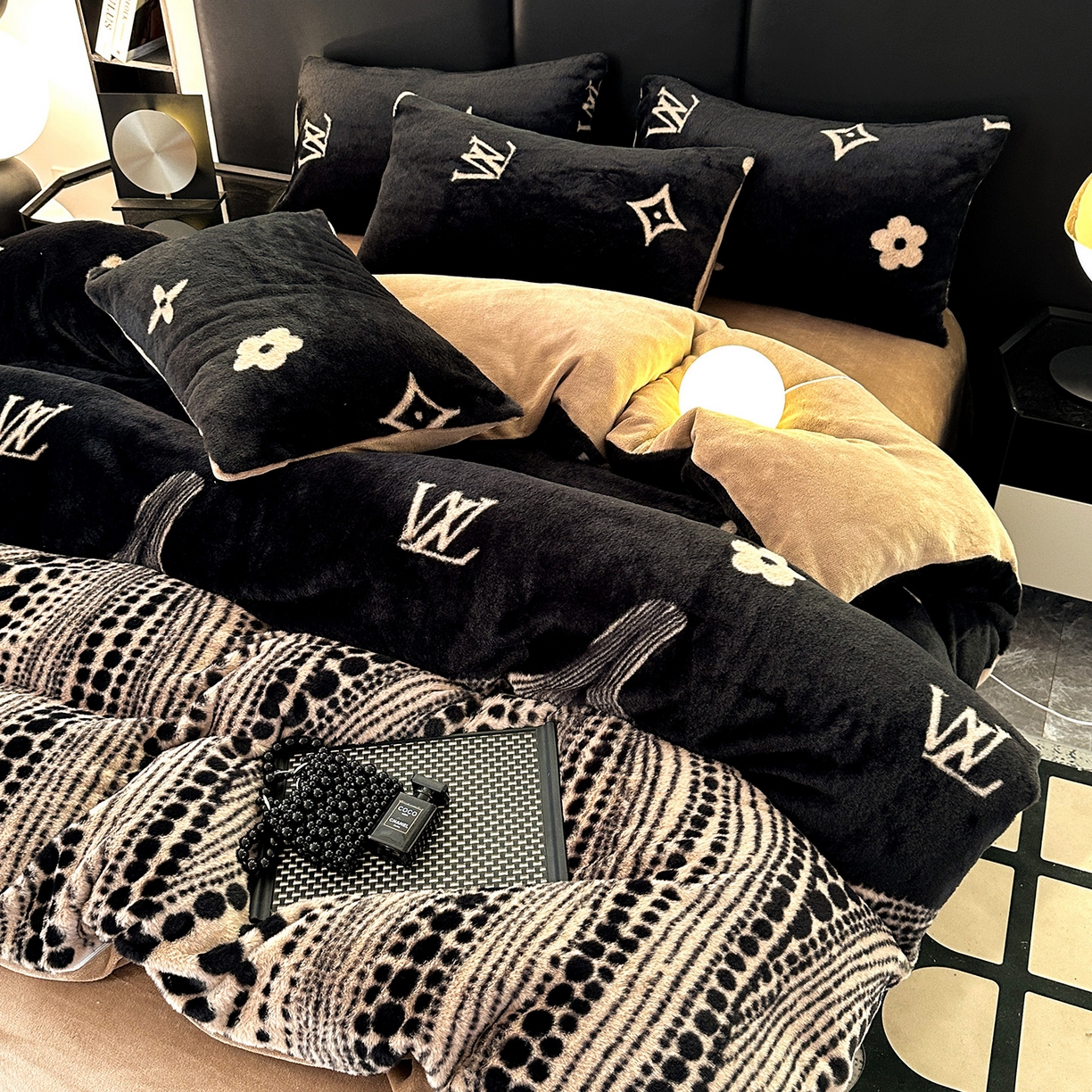 91家纺网 家纺一手货源 找家纺 栩裕纺织 2026新款高克重兔毛四件套-美拉德系列（提供买家秀） 美拉德-L大牌风黑