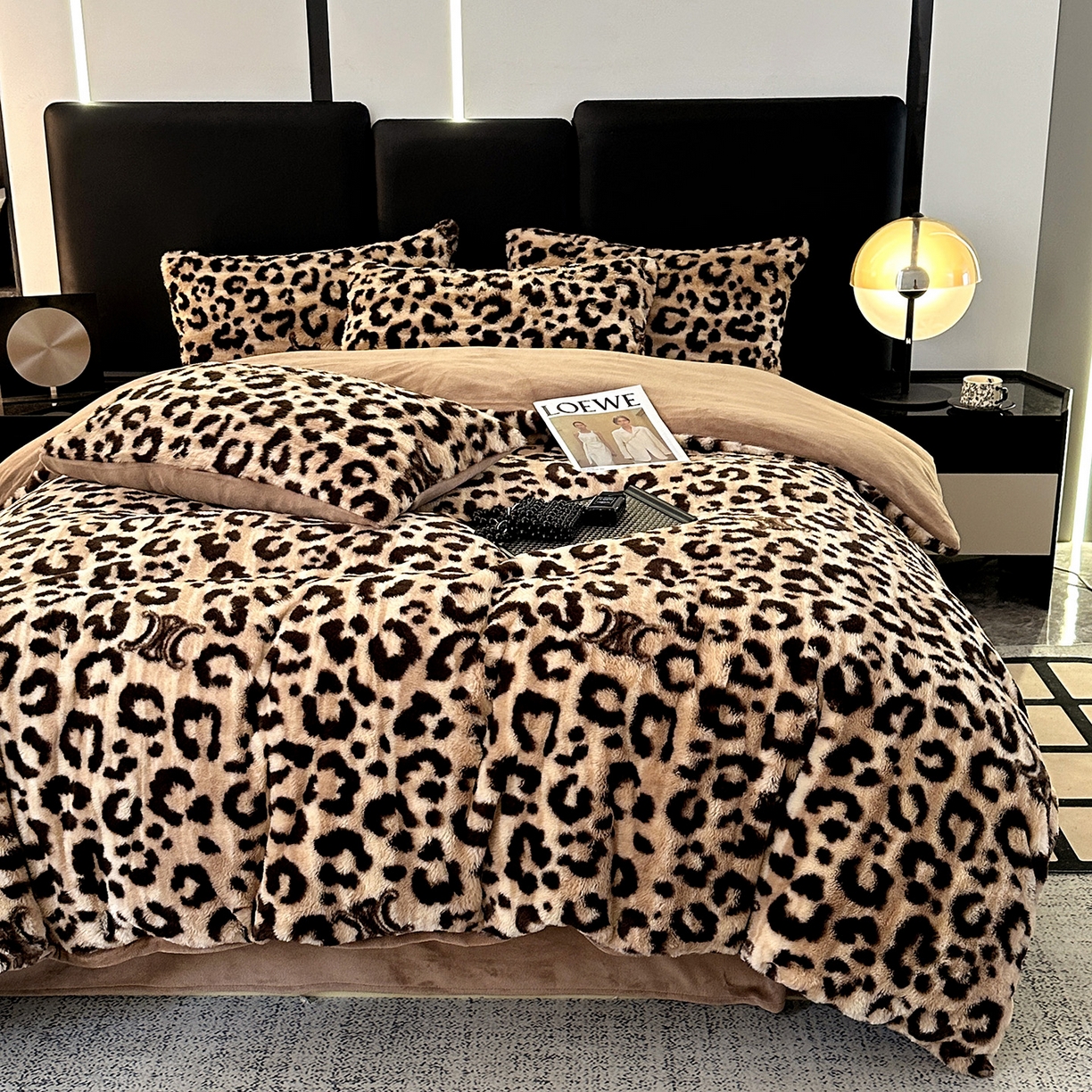 91家纺网 家纺一手货源 找家纺 栩裕纺织 2026新款高克重兔毛四件套-美拉德系列（提供买家秀） 美拉德-美豹纹