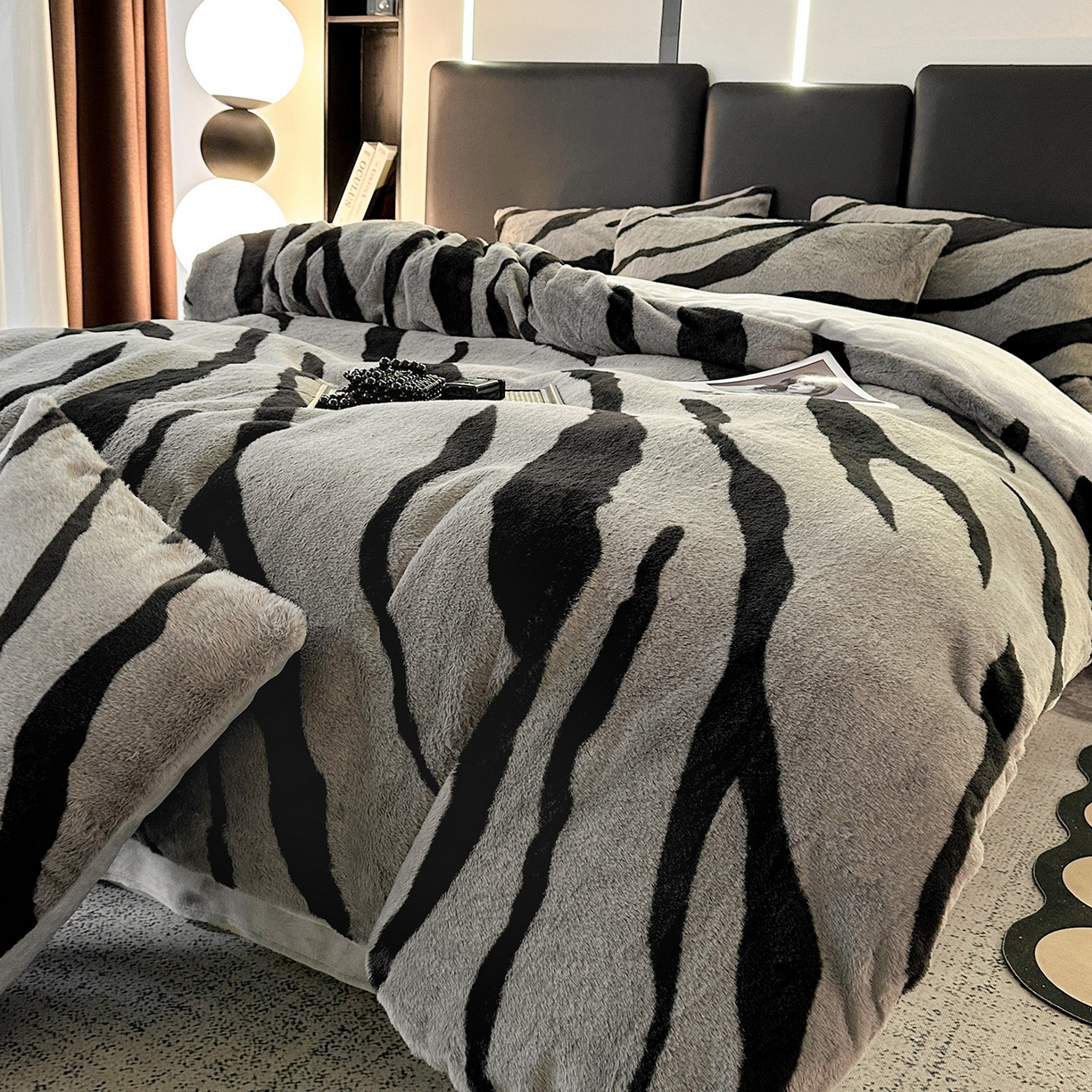 91家纺网 家纺一手货源 找家纺 栩裕纺织 2026新款高克重兔毛四件套-美拉德系列（提供买家秀） 美拉德-斑马纹灰
