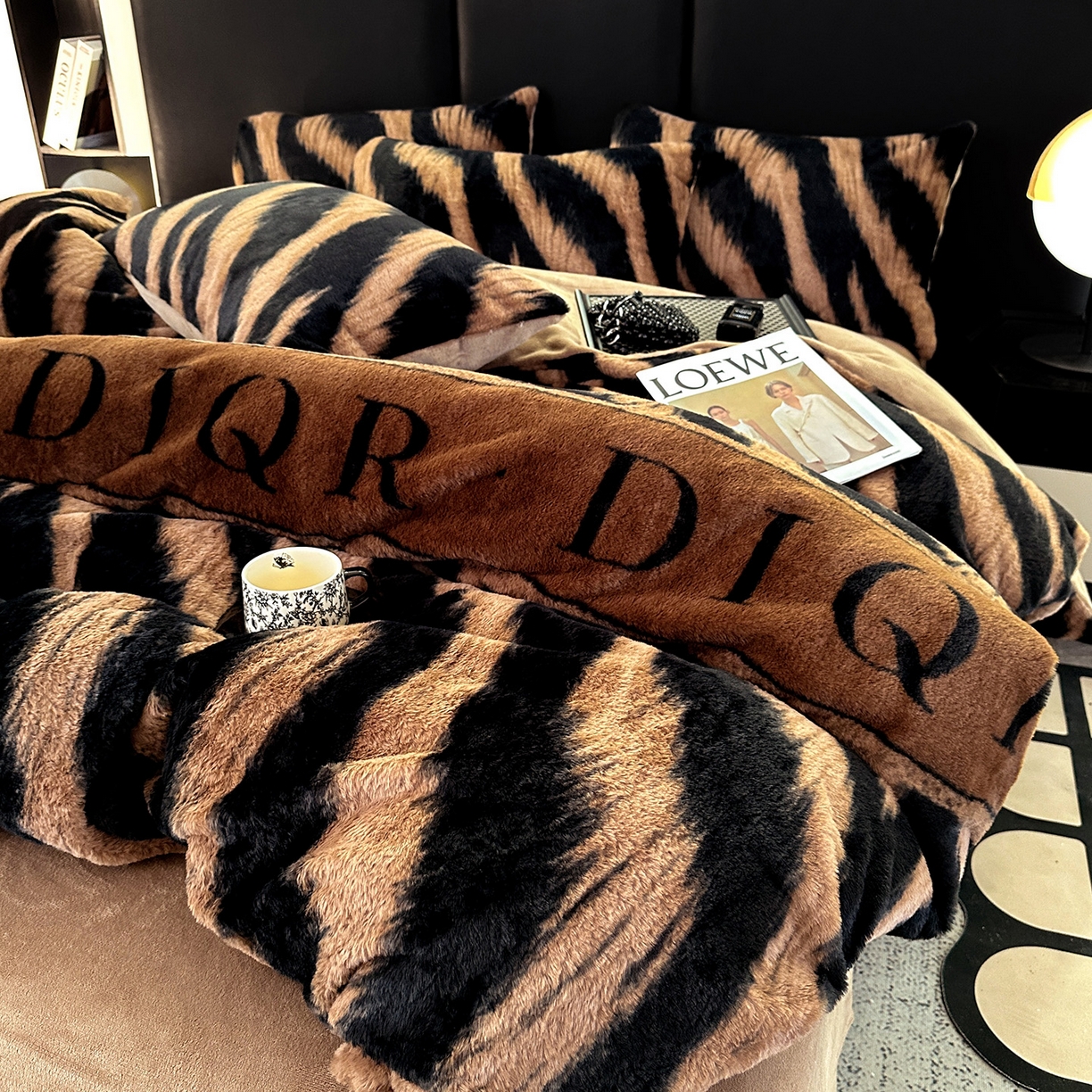 91家纺网 家纺一手货源 找家纺 栩裕纺织 2026新款高克重兔毛四件套-美拉德系列（提供买家秀） 美拉德-DR虎纹咖