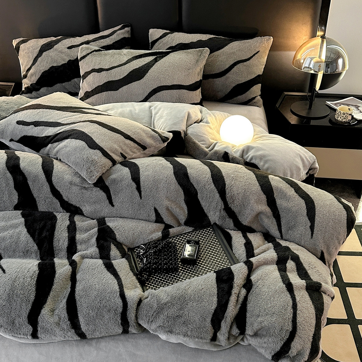 91家纺网 家纺一手货源 找家纺 栩裕纺织 2026新款高克重兔毛四件套-美拉德系列（提供买家秀） 美拉德-斑马纹灰