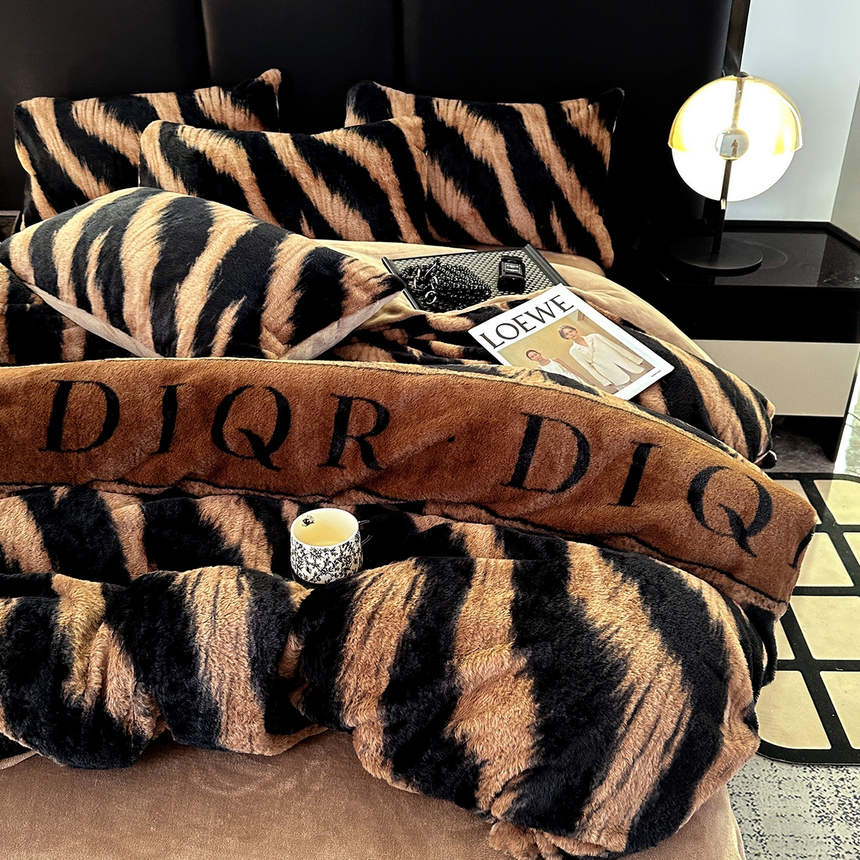 91家纺网 家纺一手货源 找家纺 栩裕纺织 2026新款高克重兔毛四件套-美拉德系列（提供买家秀） 美拉德-DR虎纹咖