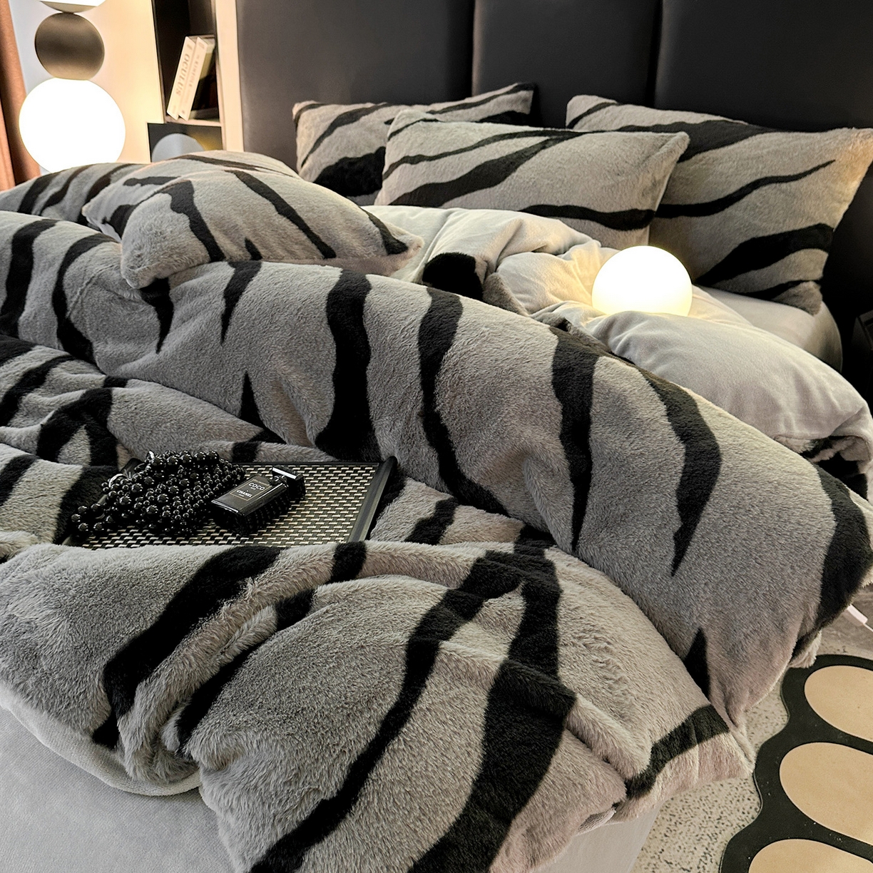 91家纺网 家纺一手货源 找家纺 栩裕纺织 2026新款高克重兔毛四件套-美拉德系列（提供买家秀） 美拉德-斑马纹灰