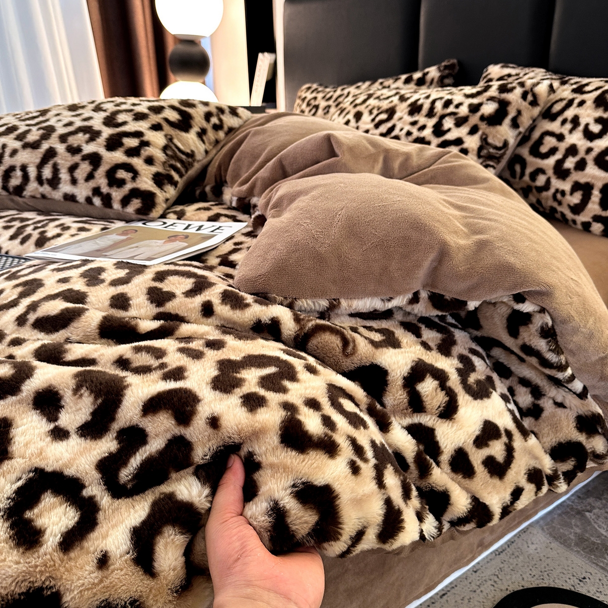 91家纺网 家纺一手货源 找家纺 栩裕纺织 2026新款高克重兔毛四件套-美拉德系列（提供买家秀） 美拉德-美豹纹