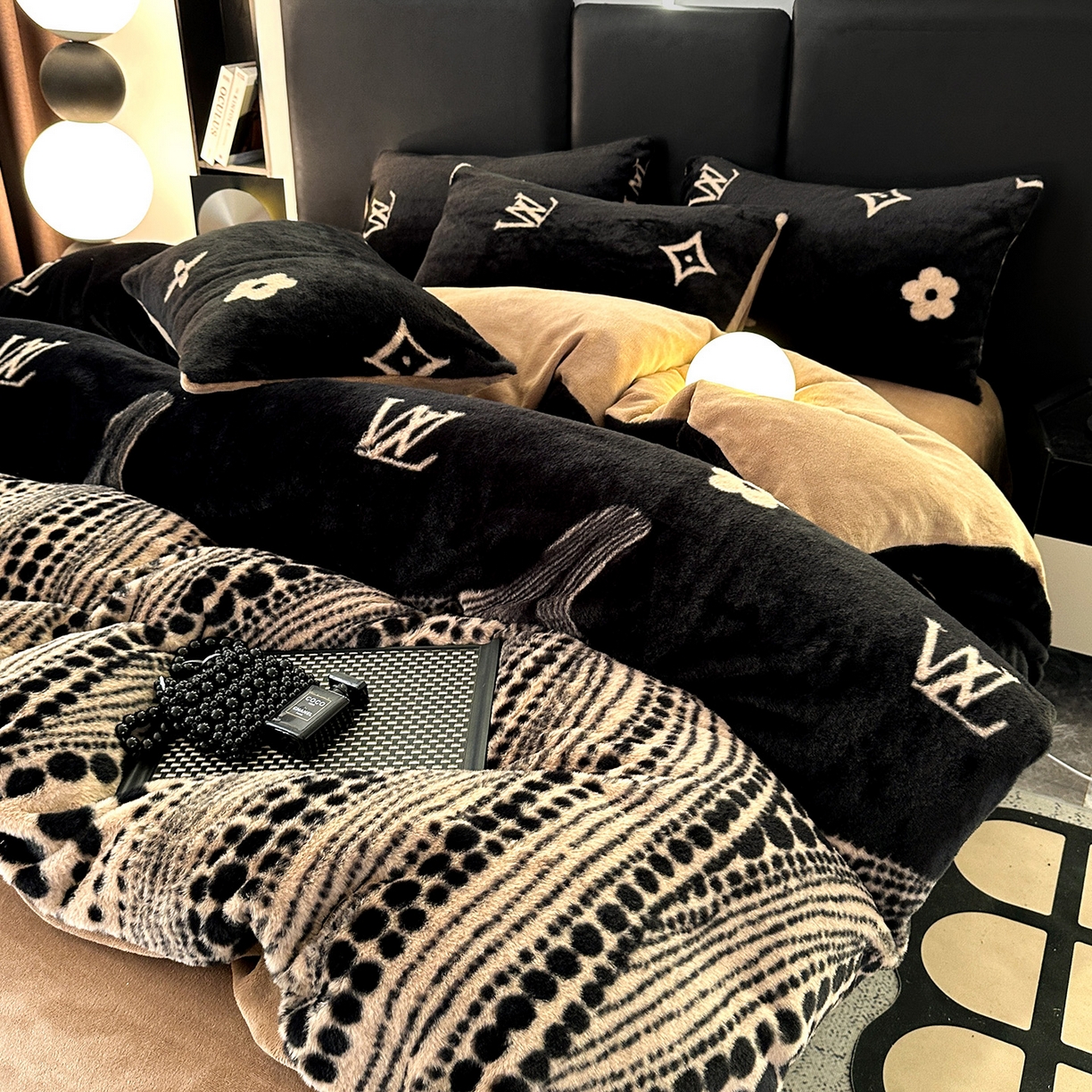 91家纺网 家纺一手货源 找家纺 栩裕纺织 2026新款高克重兔毛四件套-美拉德系列（提供买家秀） 美拉德-L大牌风黑