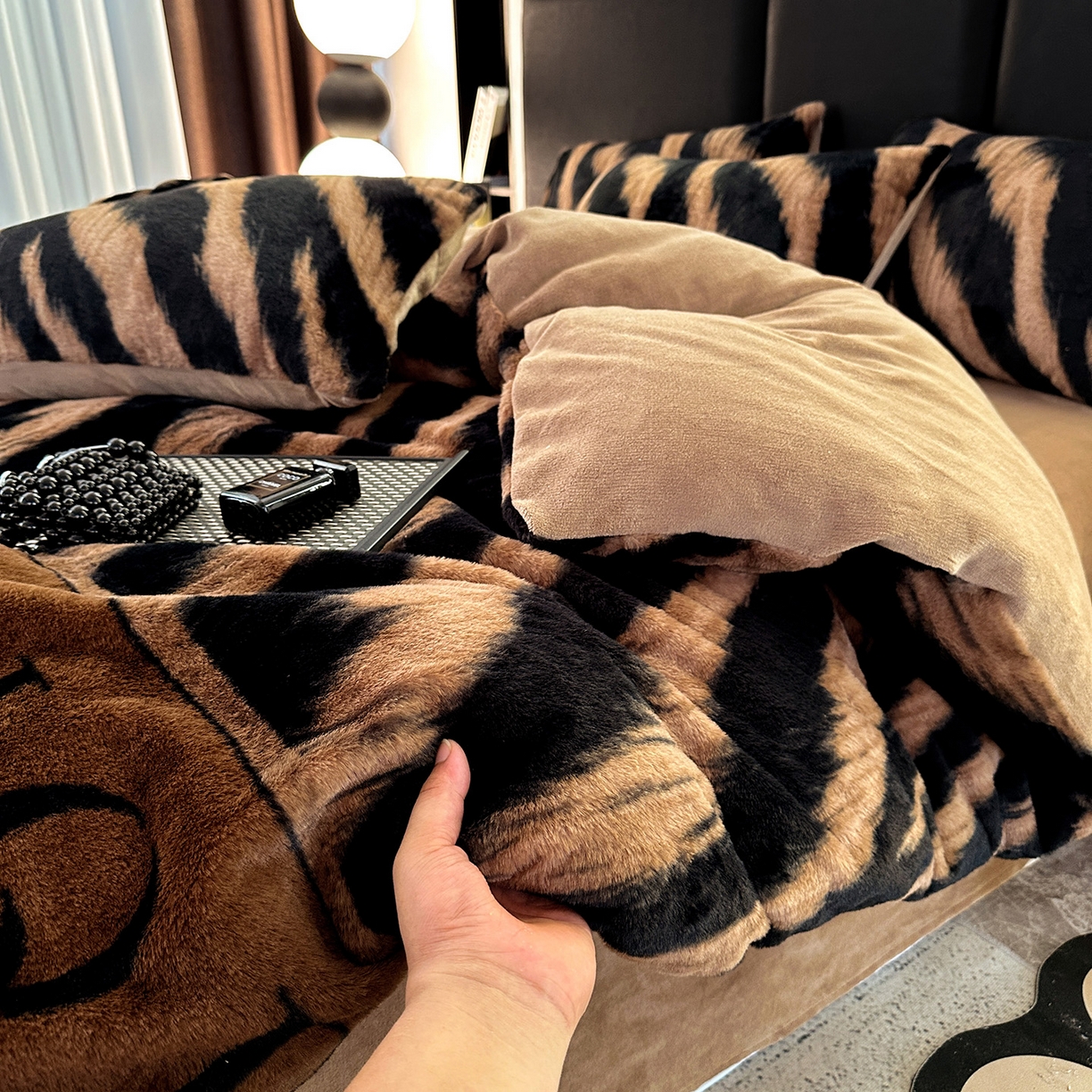 91家纺网 家纺一手货源 找家纺 （总）栩裕纺织 2026新款高克重兔毛四件套-美拉德系列（提供买家秀）