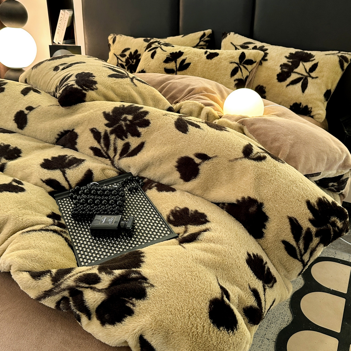 91家纺网 家纺一手货源 找家纺 栩裕纺织 2026新款高克重兔毛四件套-美拉德系列（提供买家秀） 美拉德-枫叶咖