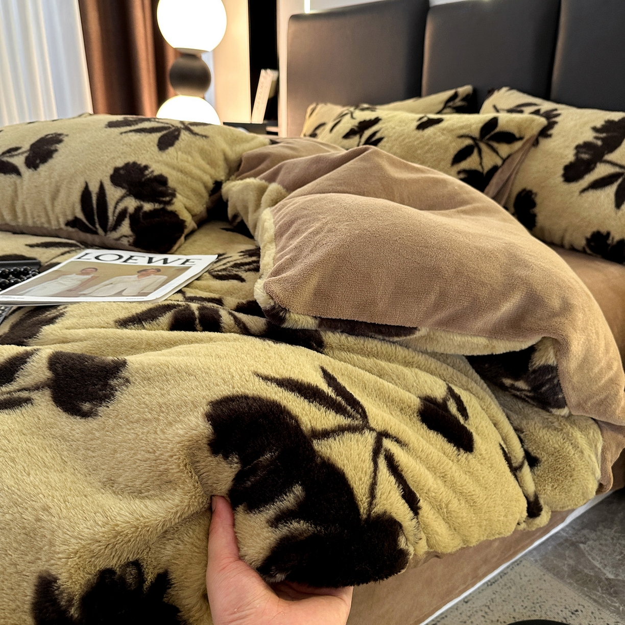 91家纺网 家纺一手货源 找家纺 栩裕纺织 2026新款高克重兔毛四件套-美拉德系列（提供买家秀） 美拉德-枫叶咖